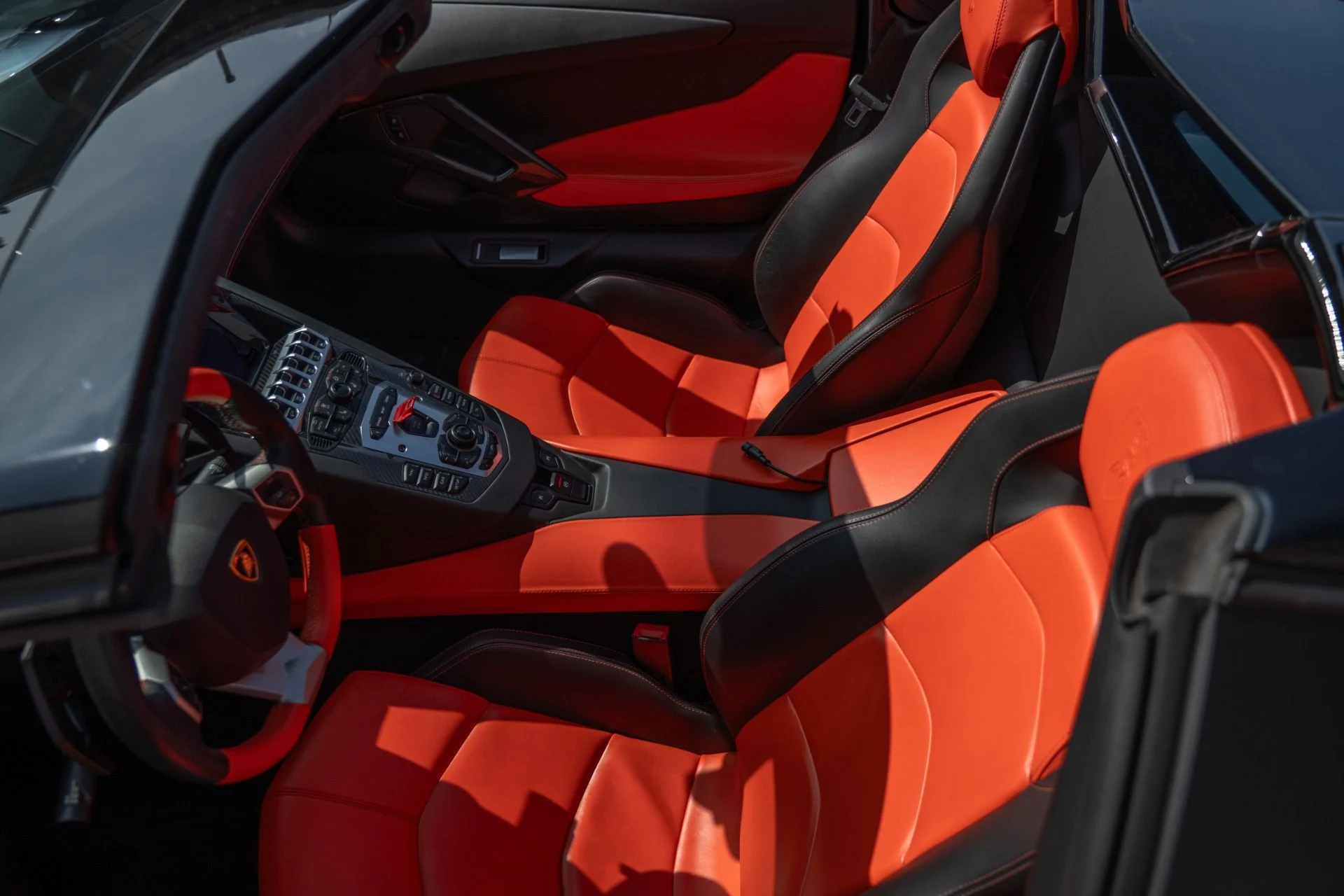 mph030_2250317581_Used_2014_Lamborghini_Aventador_LP_700_4_1760049879_1230bf460e
