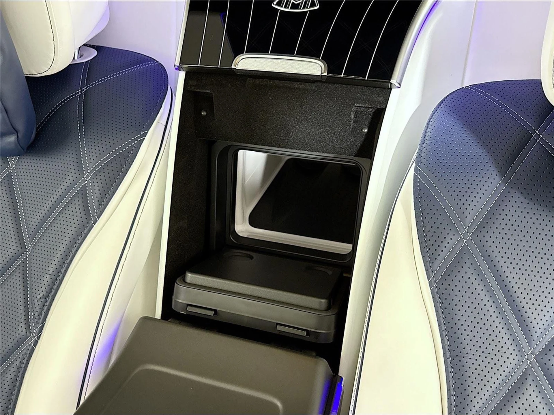 mph030_2257532068_40af12ba4ea33c0b233a5305840d121c_5c3778948c