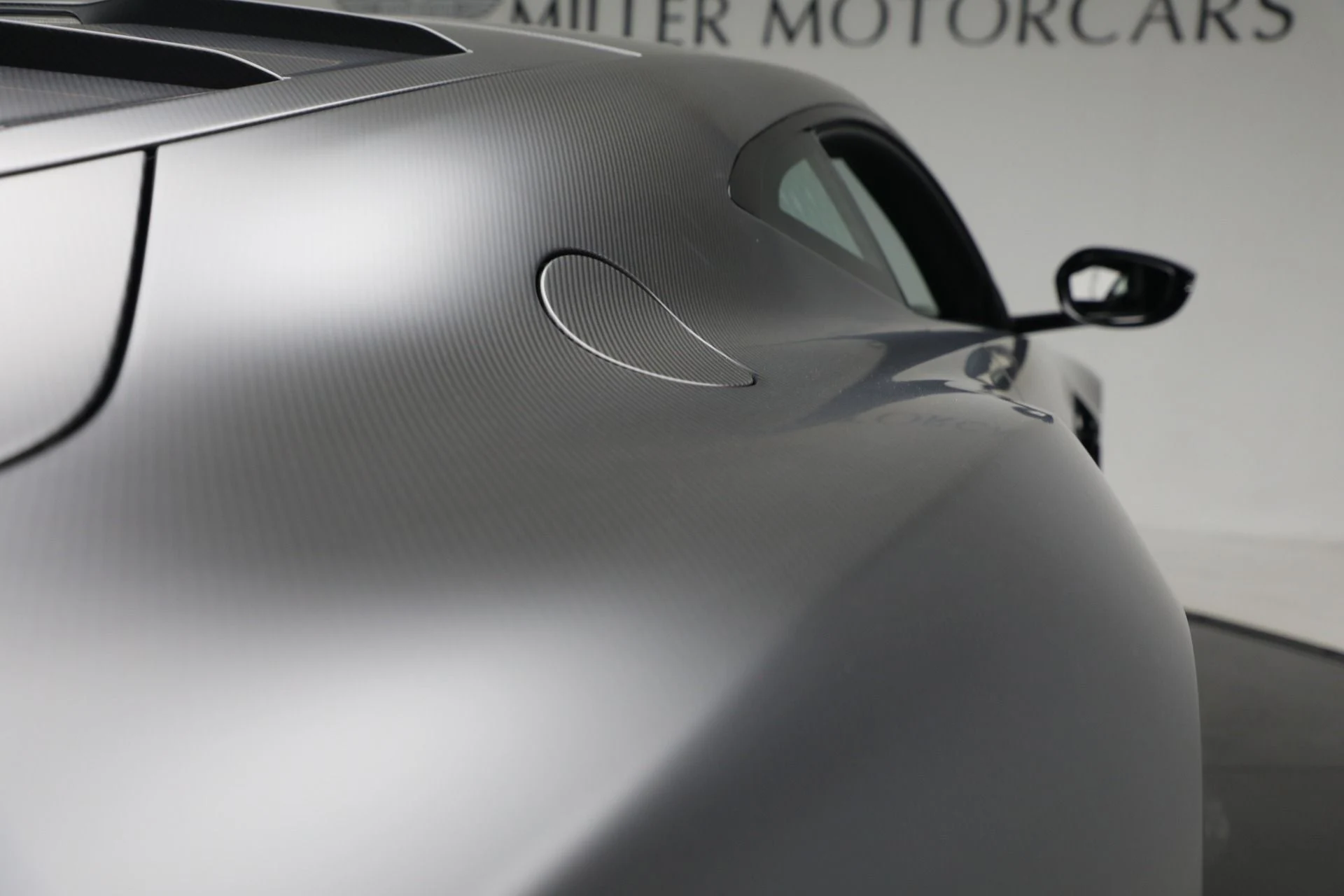 mph030_2261559959_New_2024_Aston_Martin_Valour_7dbd4ca30e