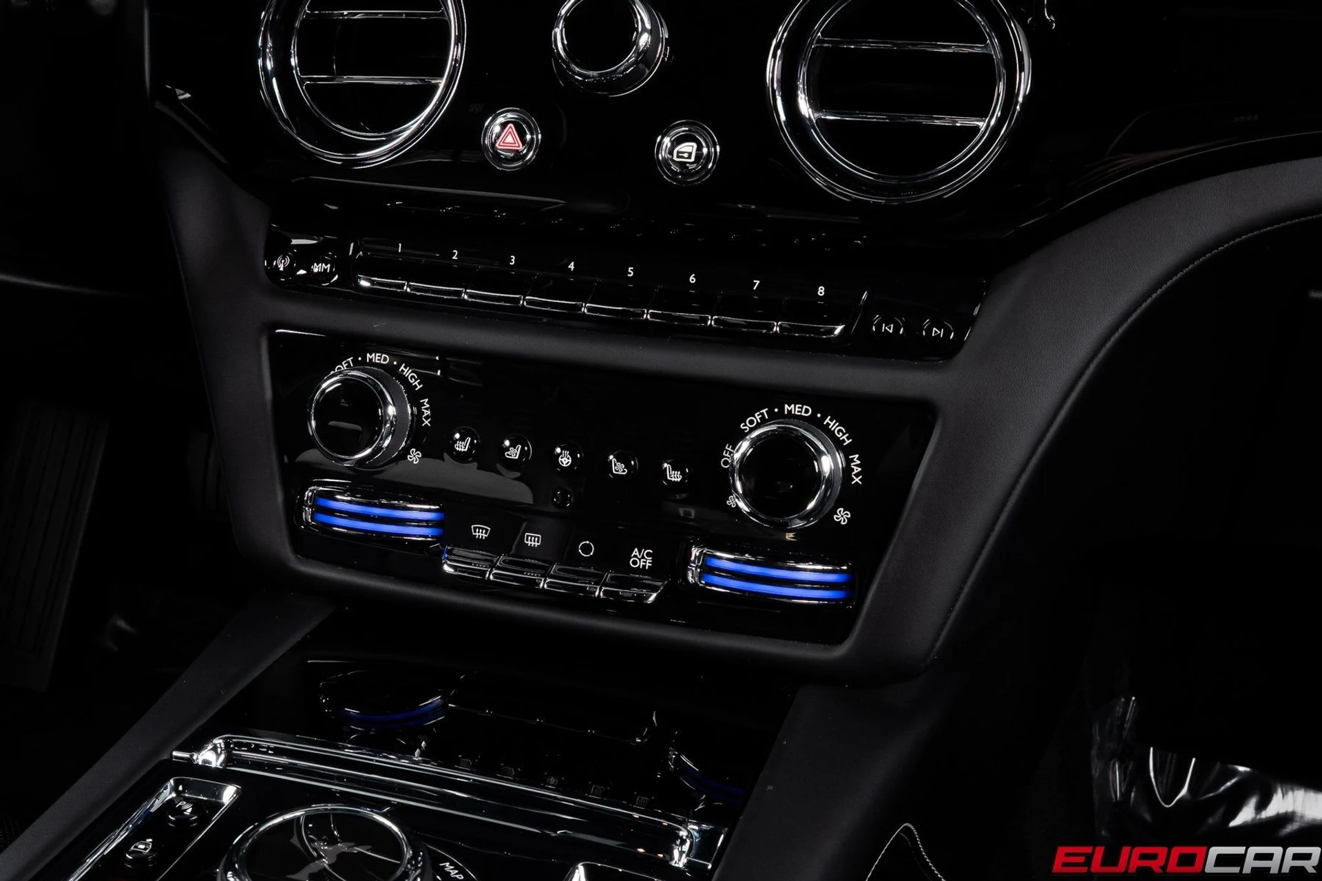 mph030_2271674908_image_31_b63a61f3de