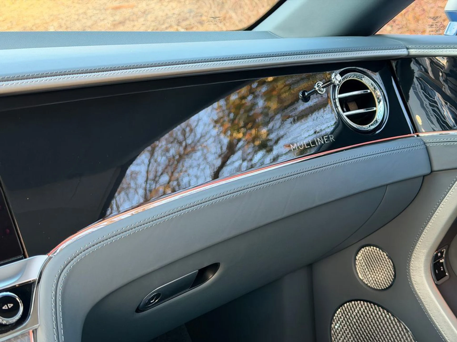 mph030_2271906256_4e1147f3d6f944fb8a4f621509cfcb12_4583d8bbc4