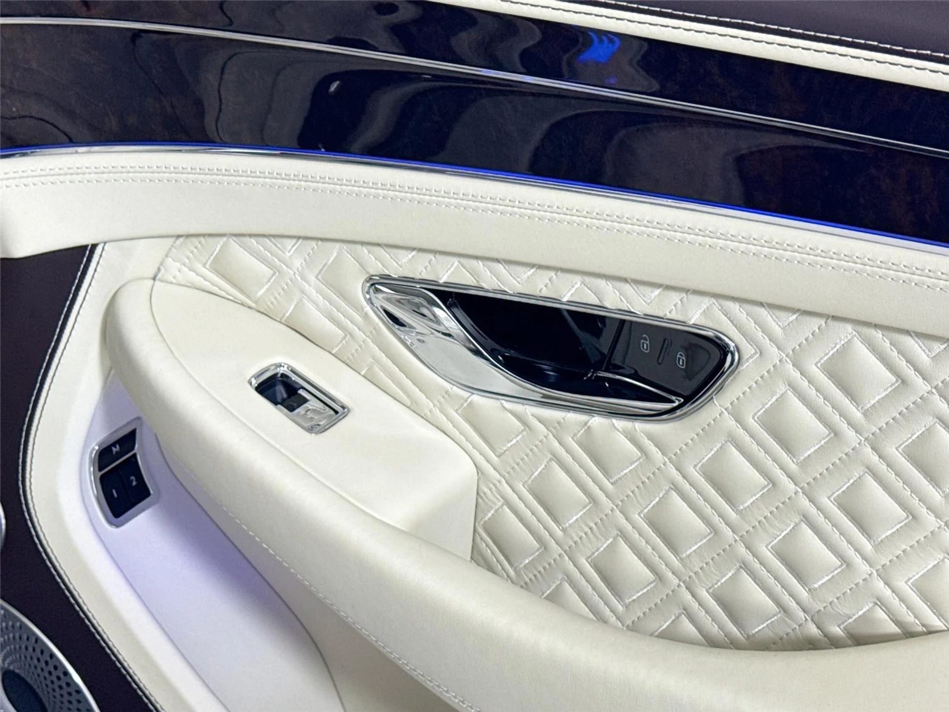 mph030_2287130422_565314216367a5cf44eae1c78868a688_30acaa1d47