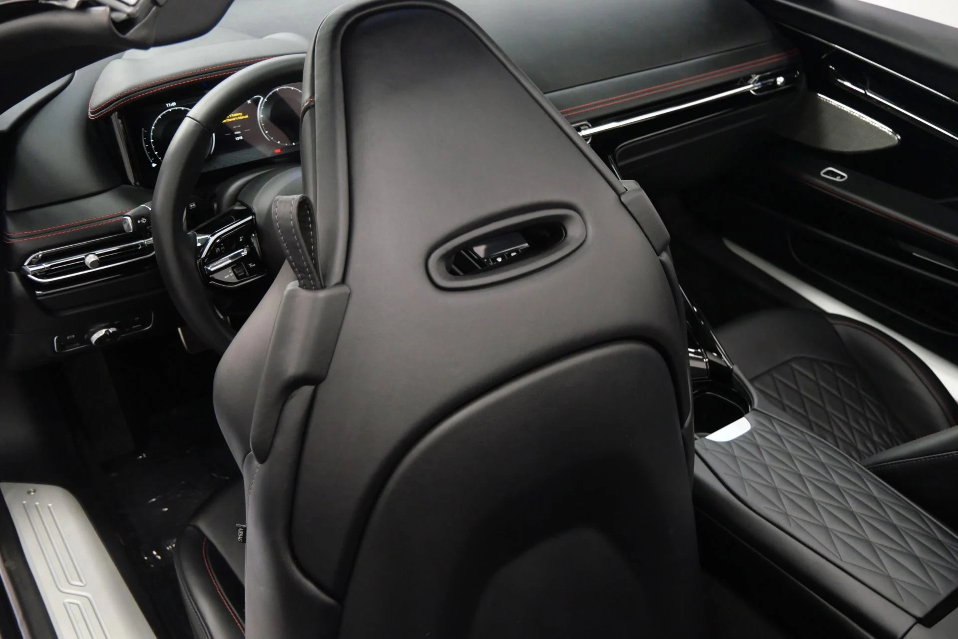 mph030_2290346569_Used_2025_Aston_Martin_DB_12_Volante_Inspire_Sport_Interior_Upper_and_Lower_Black_Packs_1778172034_186ac0e437