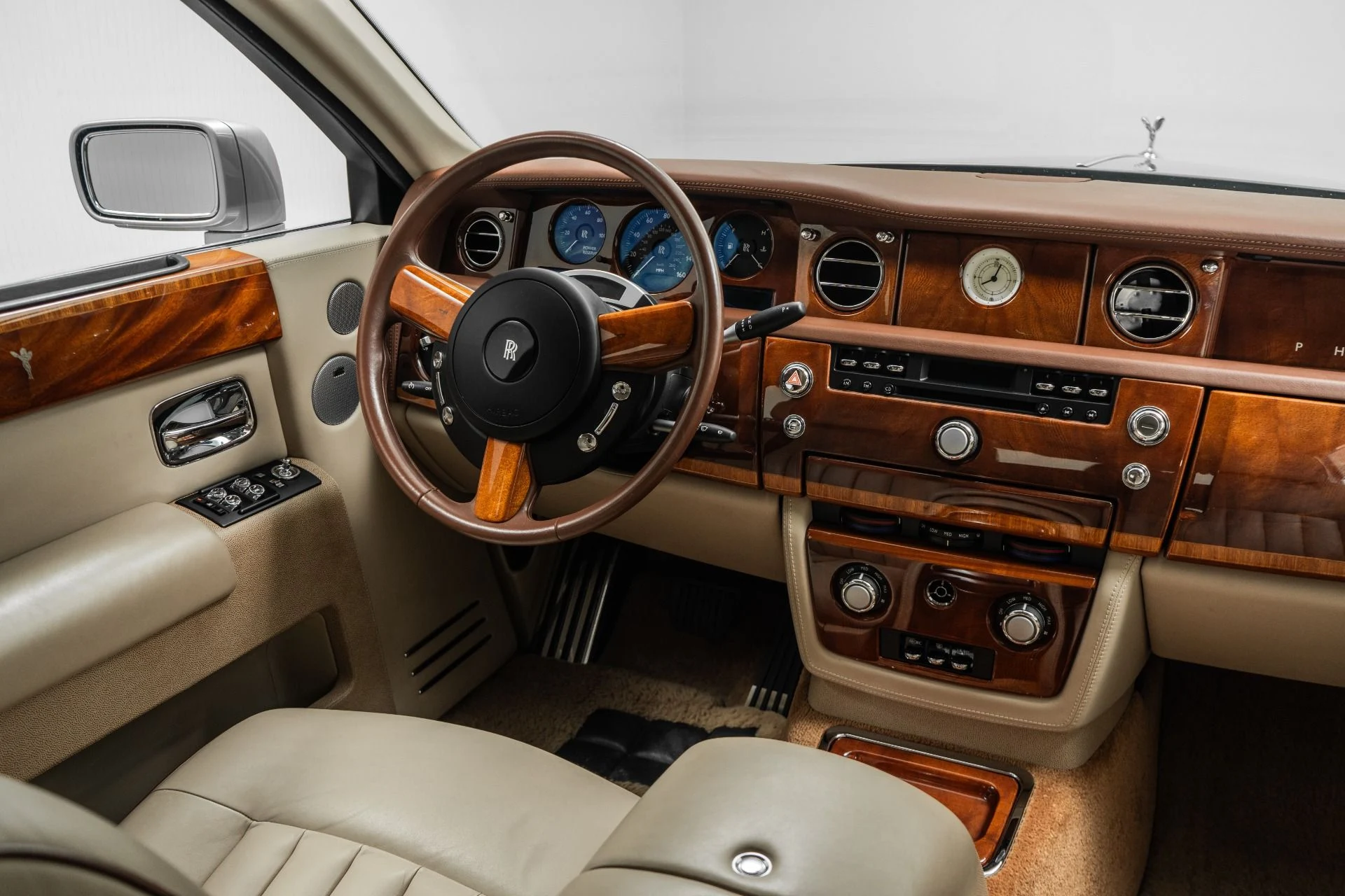 mph030_2291044116_Used_2007_Rolls_Royce_Phantom_Two_Tone_Exterior_and_Interior_Chromed_Wheels_1782334657_a721c878c5