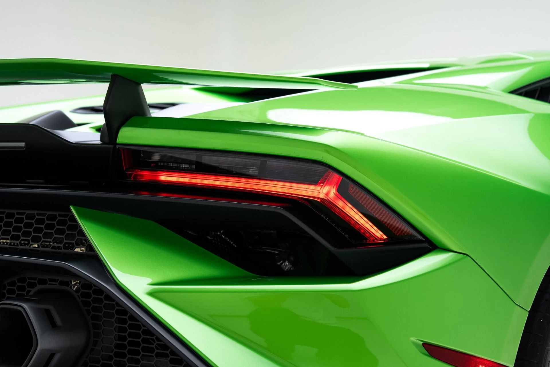 mph030_2292936512_Used_2023_Lamborghini_Huracan_Tecnica_1775770975_f939e37a0b