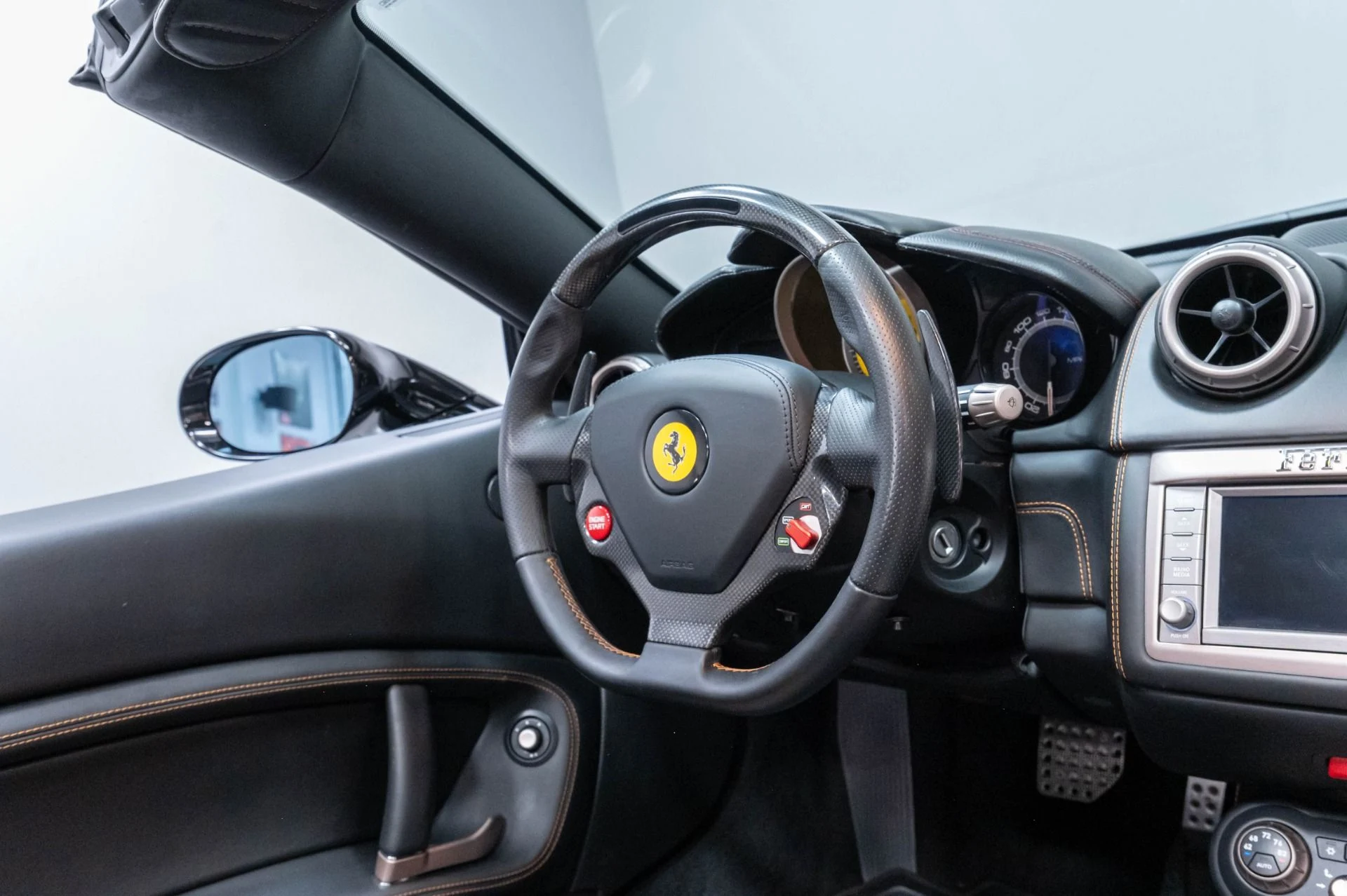 mph030_2306975152_Used_2013_Ferrari_458_Spider_Base_1787598451_a765f2b3bf