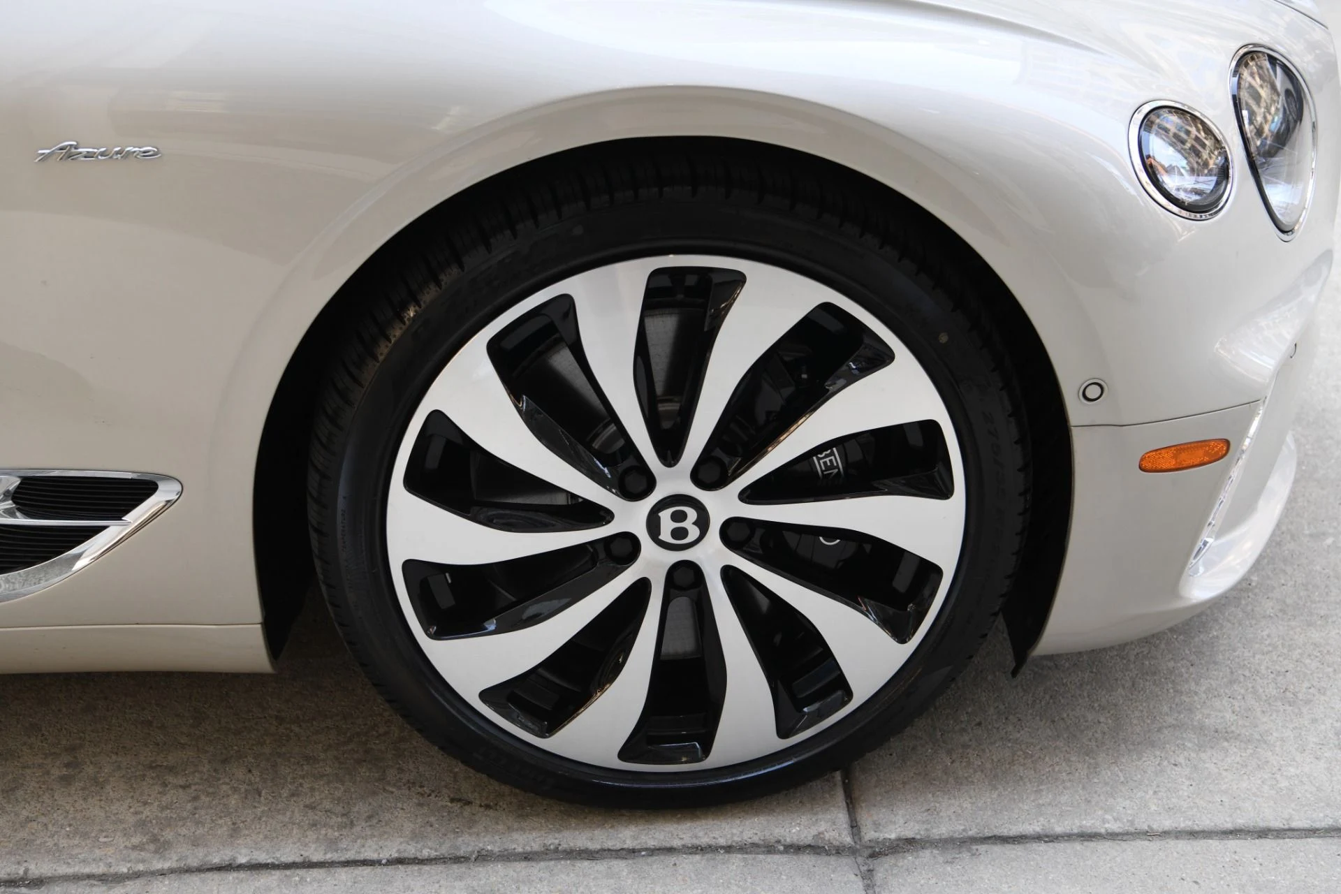 mph030_2310284799_Used_2024_Bentley_Continental_GTC_Convertible_GTC_Azure_V8_1759874736_ffe2ce912a