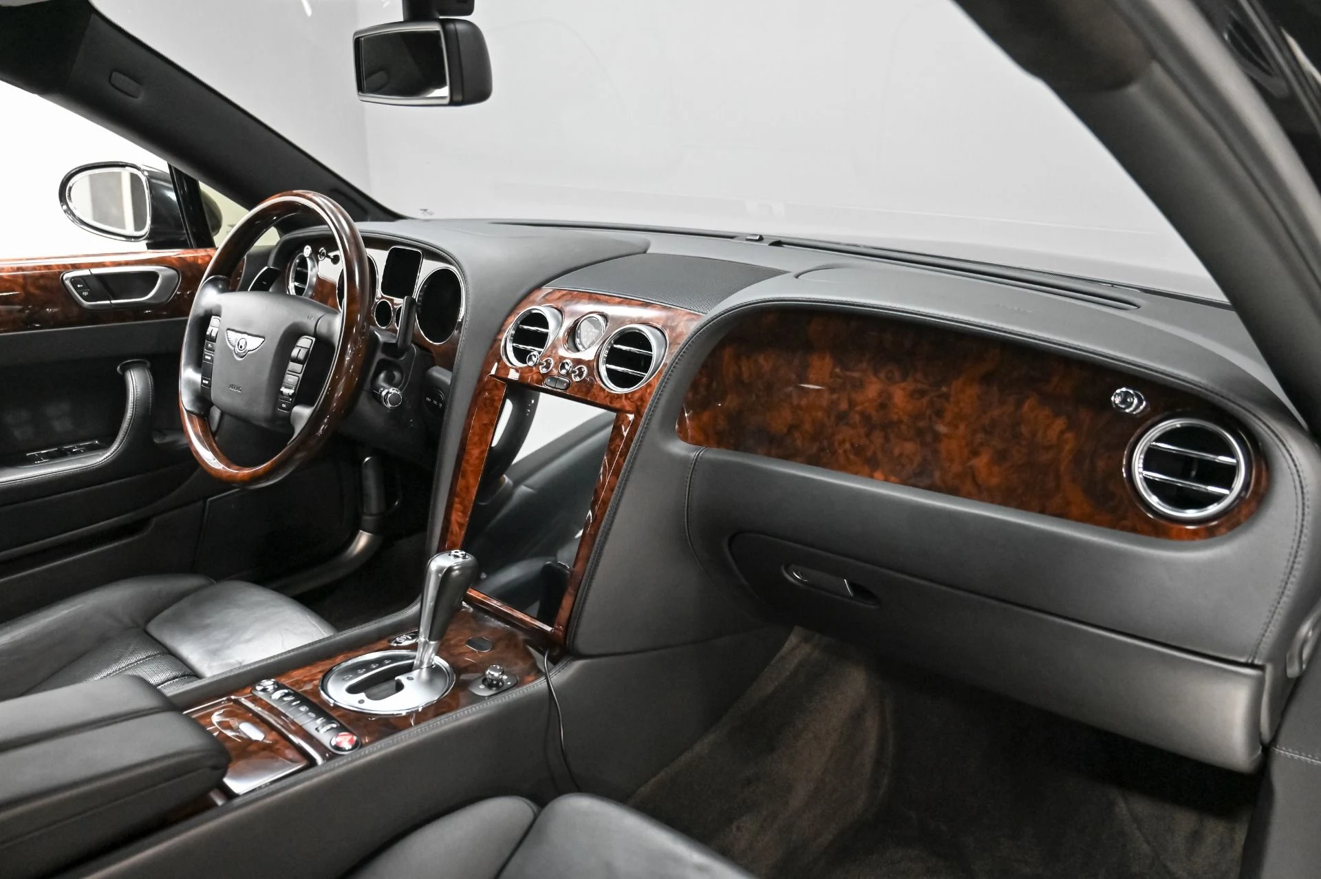 mph030_2312572587_Used_2006_Bentley_Continental_Flying_Spur_Base_1753818843_45e3947ecc