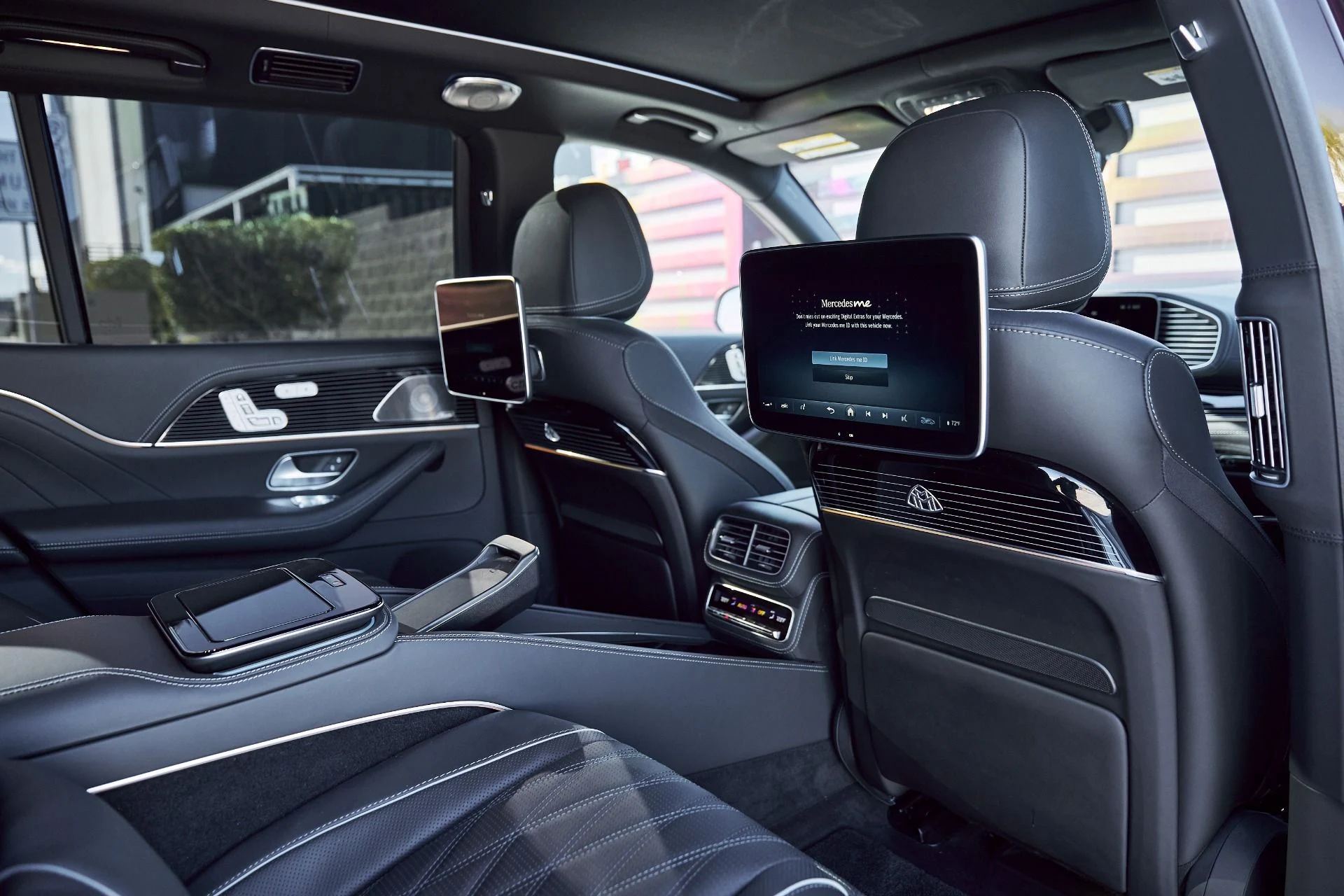 mph030_2316652953_Used_2024_Mercedes_Benz_GLS_Maybach_GLS_600_1766882813_3ef8f6b496