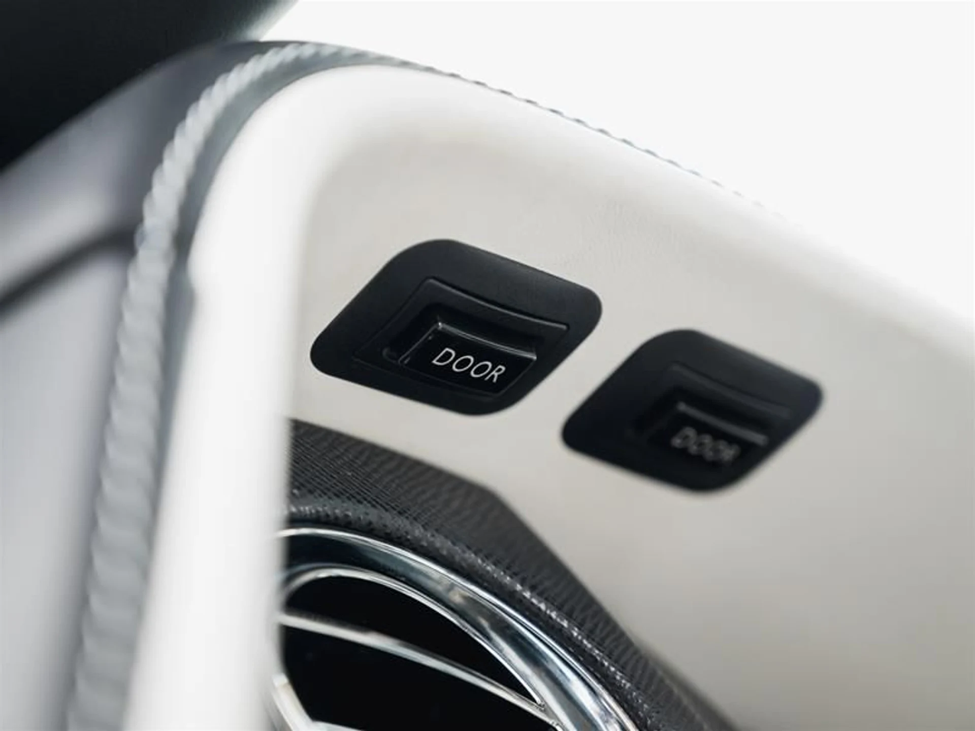 mph030_2323401492_l4552mi5_7616060598