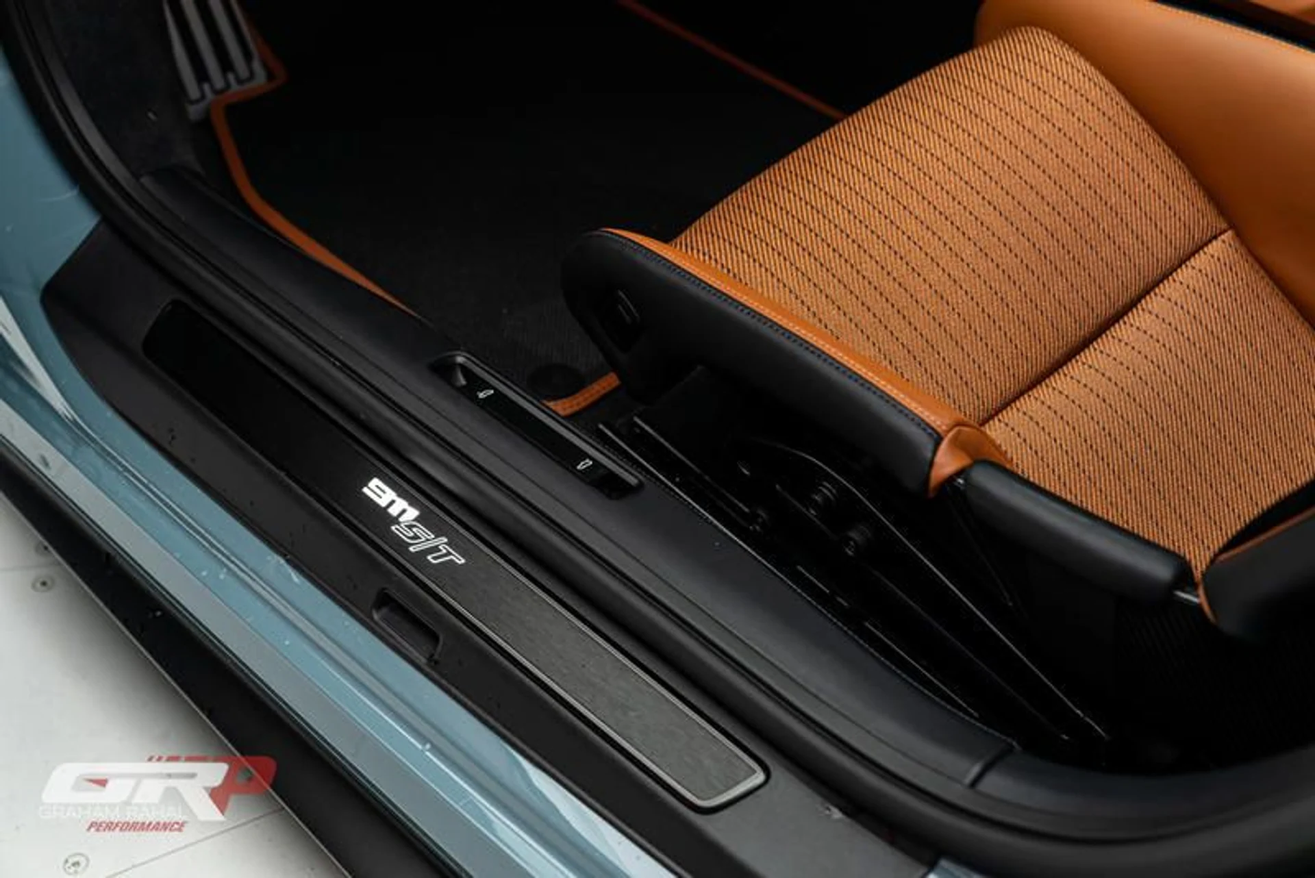 mph030_2327074384_2279471_E_E1_B1_46_DA_AA_80_19930_FE_0_A7_F0_b31d57f353