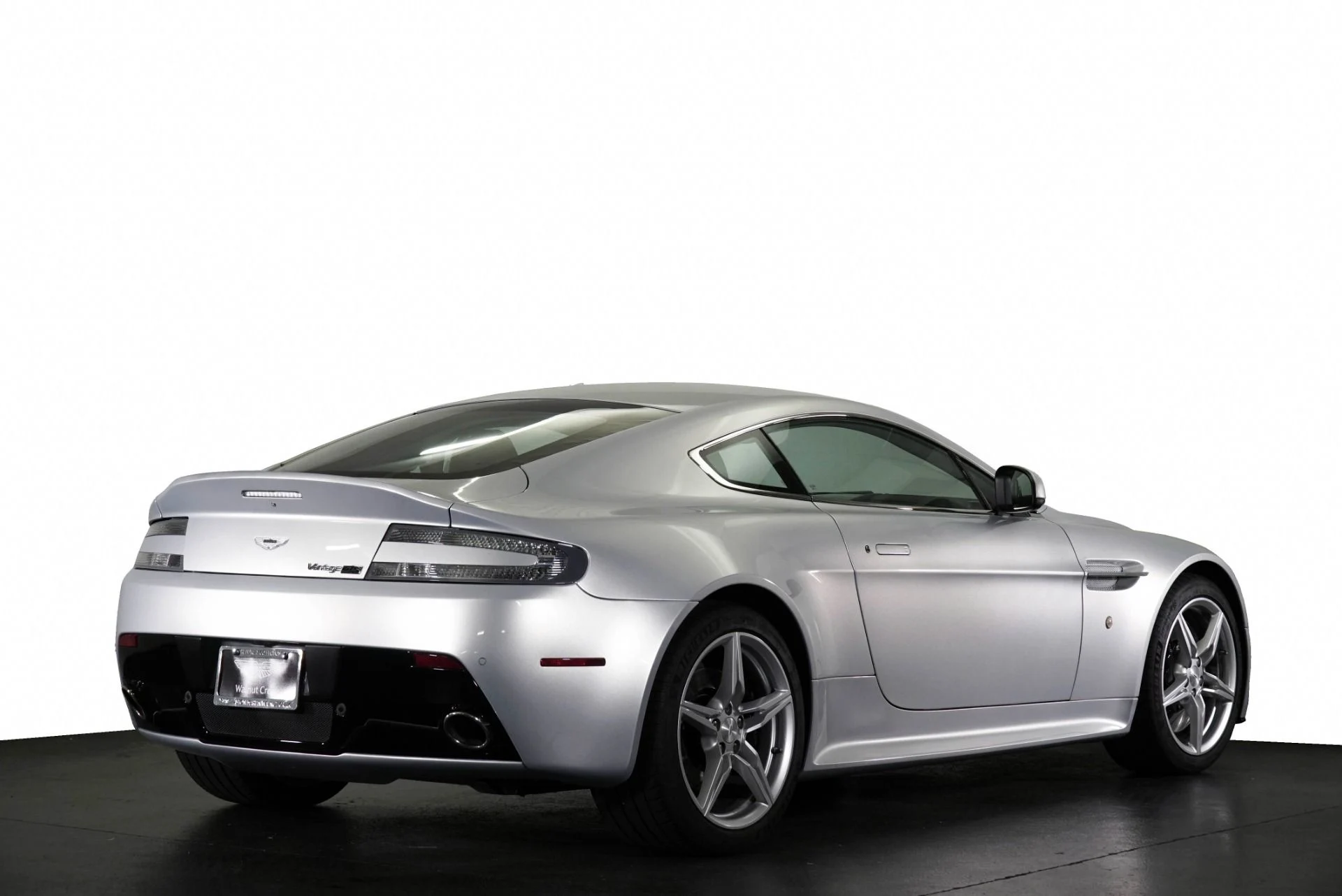 mph030_2333382502_Used_2016_Aston_Martin_V8_Vantage_S_1775836996_9bf79ada7f