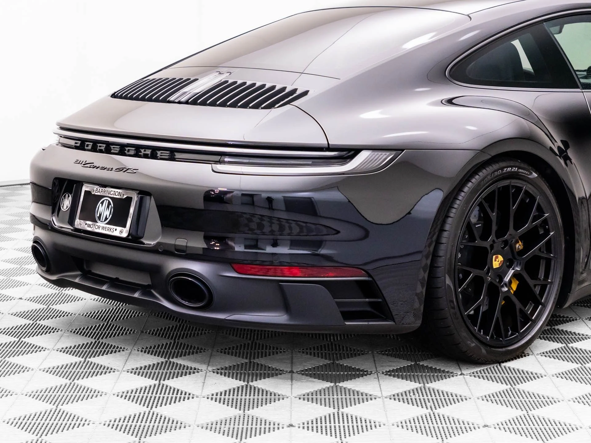 mph030_2334270920_e34bac20773d52c18224d4cbaf6f9565x_ade4ad3cb0