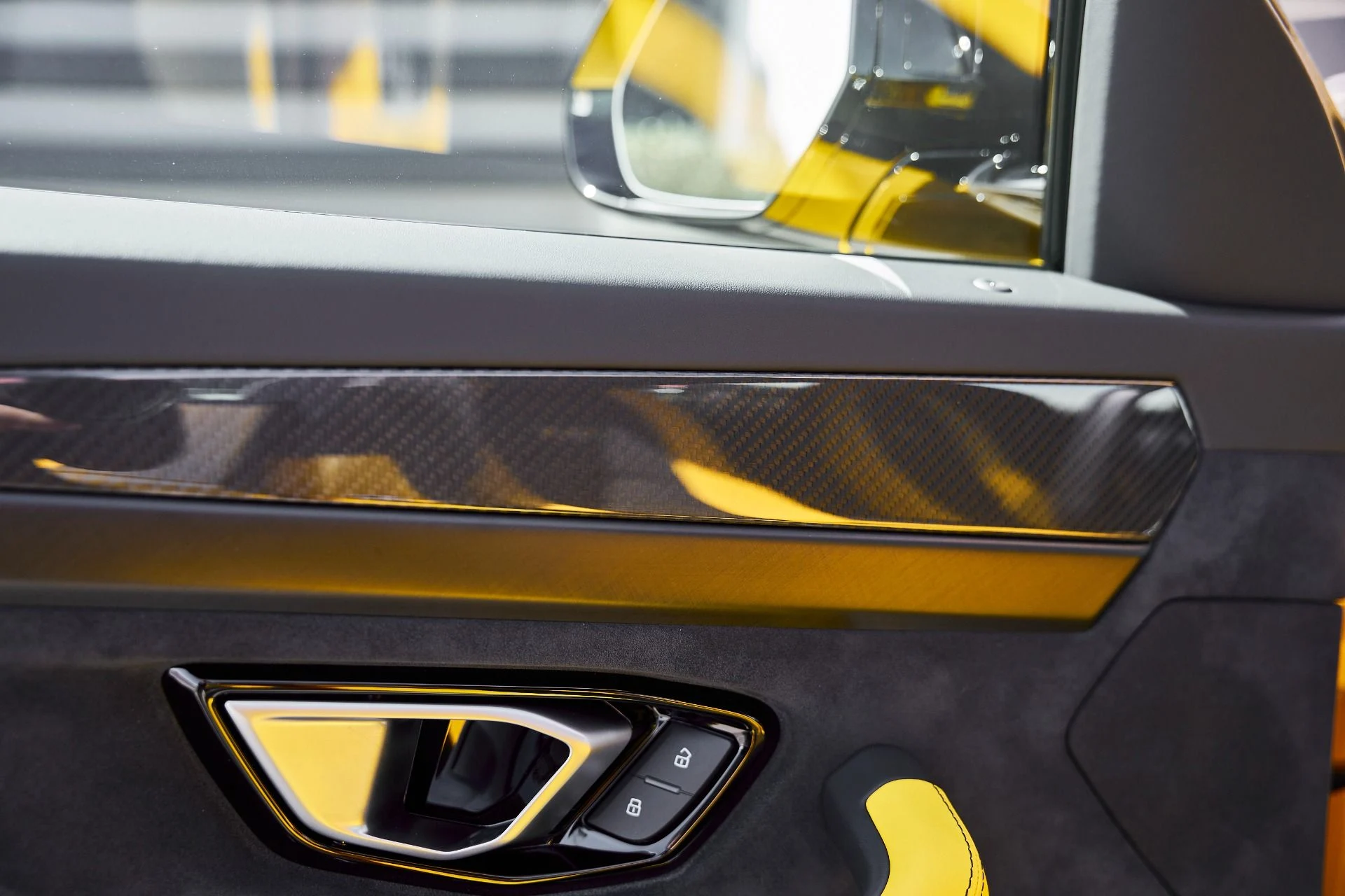 mph030_2337529949_Used_2021_Lamborghini_Urus_Pearl_Capsule_1772843483_bc8b61a5a1