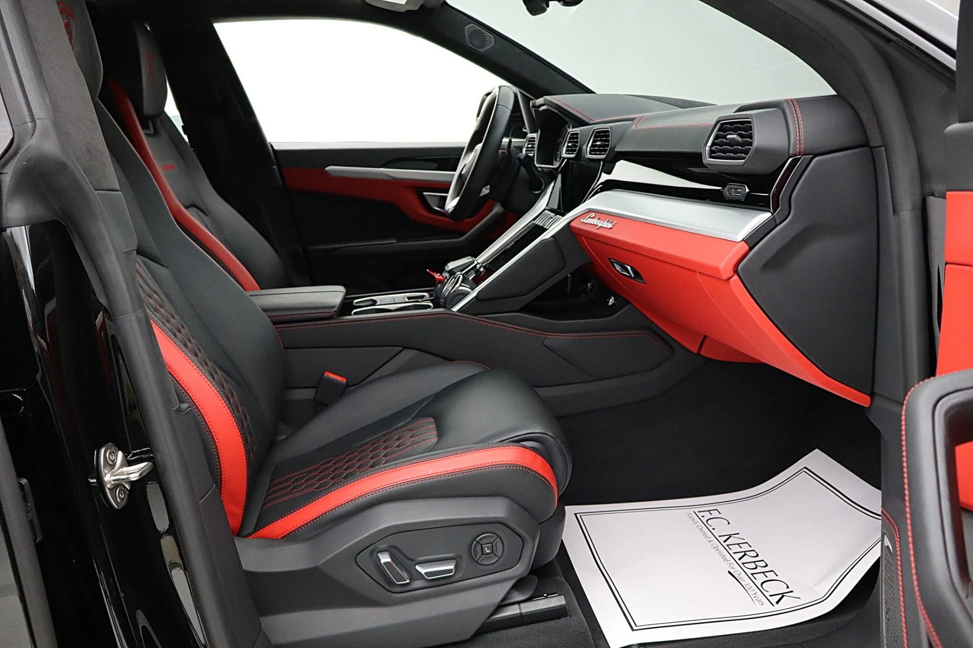 mph030_234037821_Used_2024_Lamborghini_Urus_SLEASE_OPTIONS_AVAILABLE_03136d597b