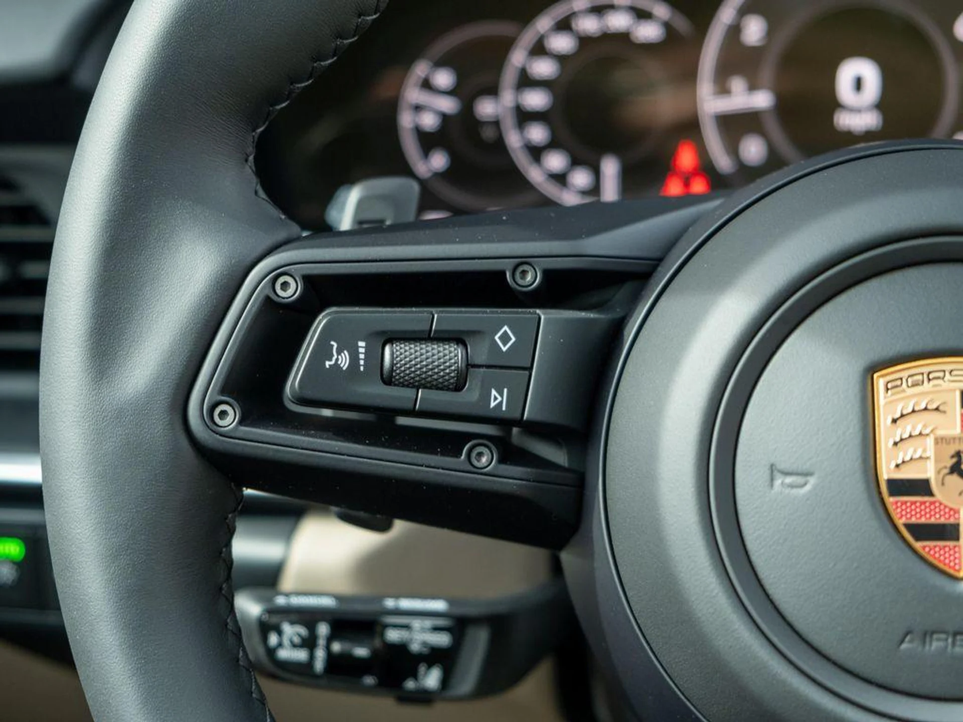 mph030_2350280430_6m7v8i_AYK_70ygzqn_AF_3_JH_Hnzeaw_84689e73ba