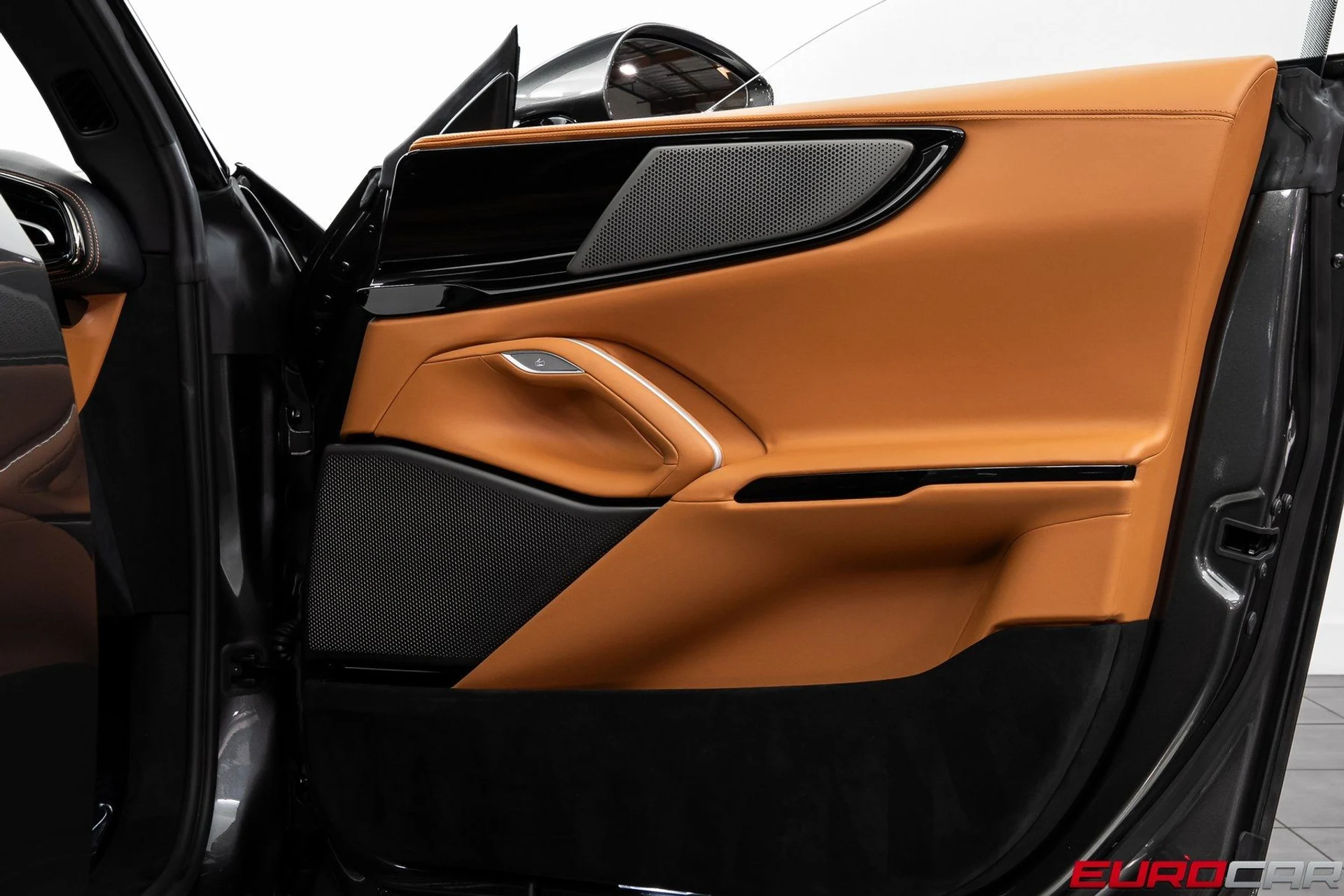 mph030_2351987178_image_31_1eebe5fc6a