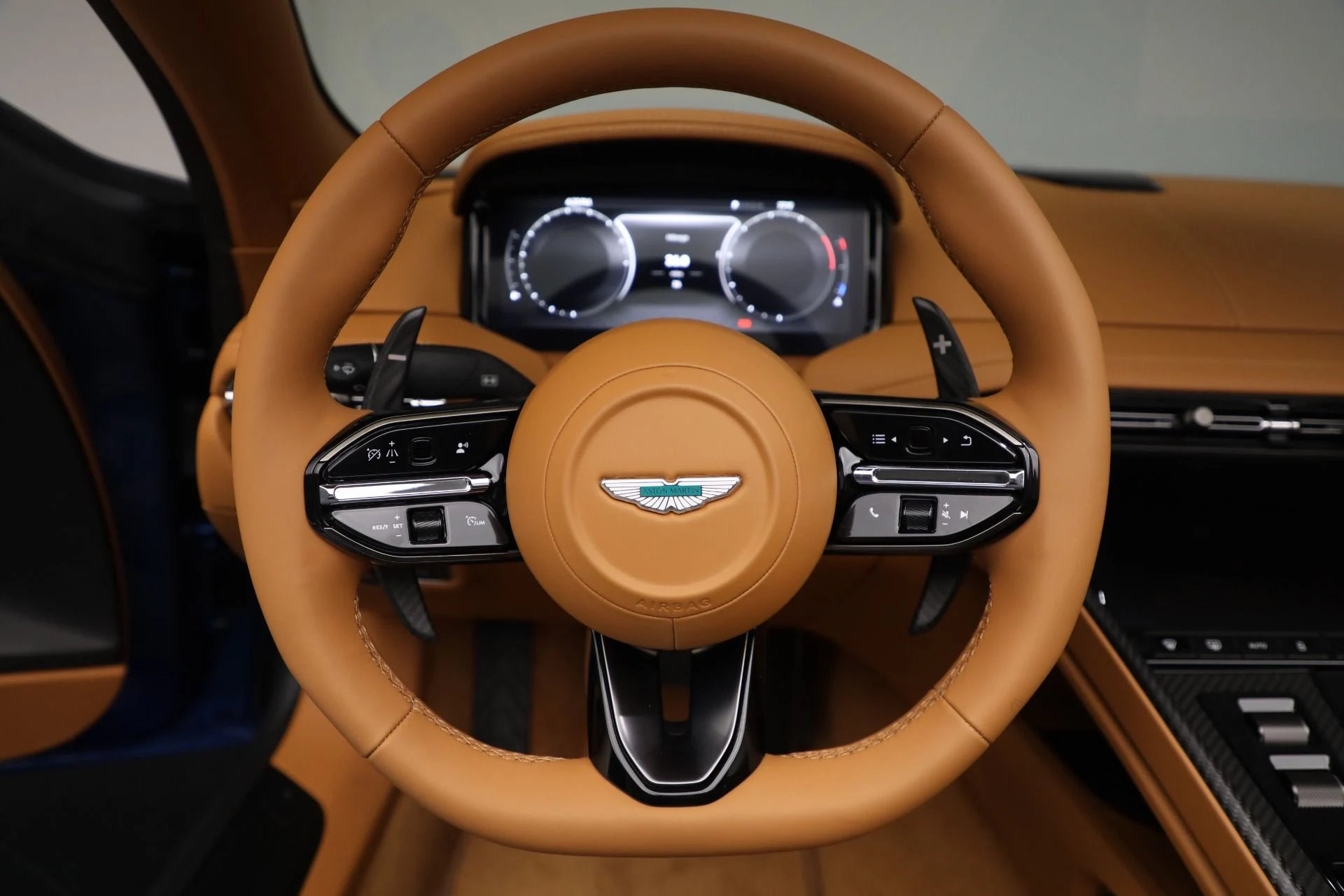 mph030_2356954897_New_2025_Aston_Martin_DB_12_Volante_d914a31965
