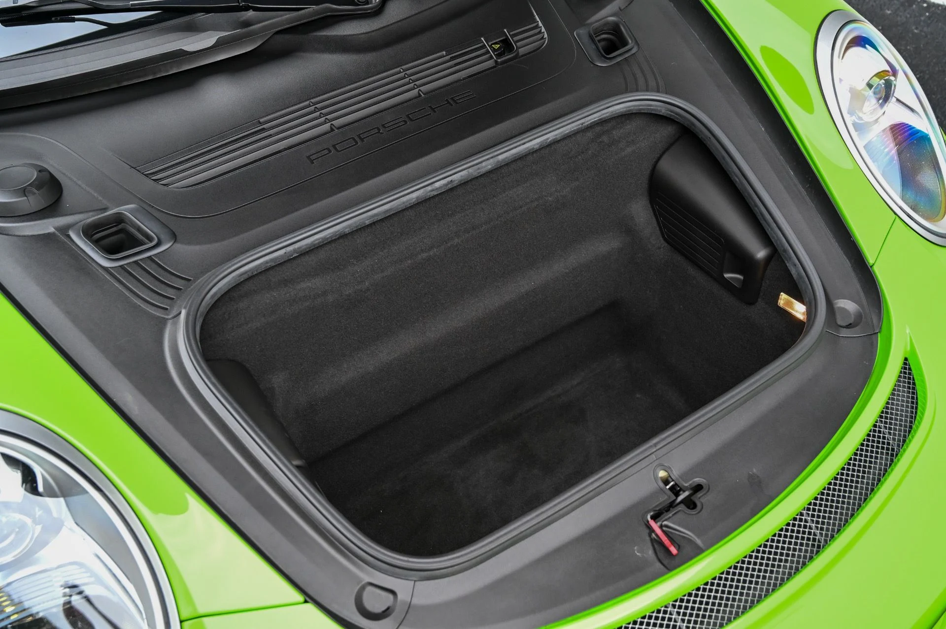 mph030_2357475655_Used_2019_Porsche_911_GT_3_RS_1778272615_44565fc51c