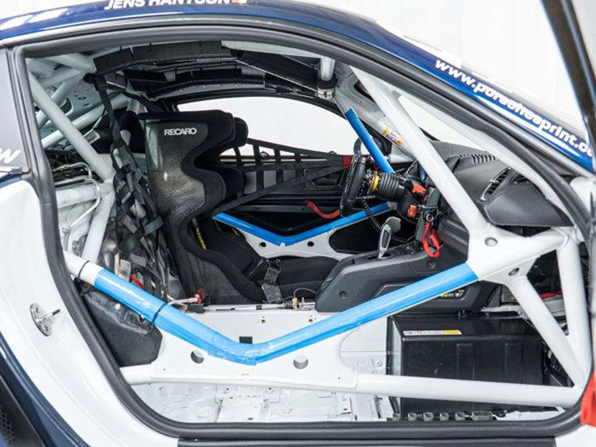 mph030_236003606_s_Vfv3o6zm20_Ke_ADXC_5_Wc_Qeuusdg_657bd554b8