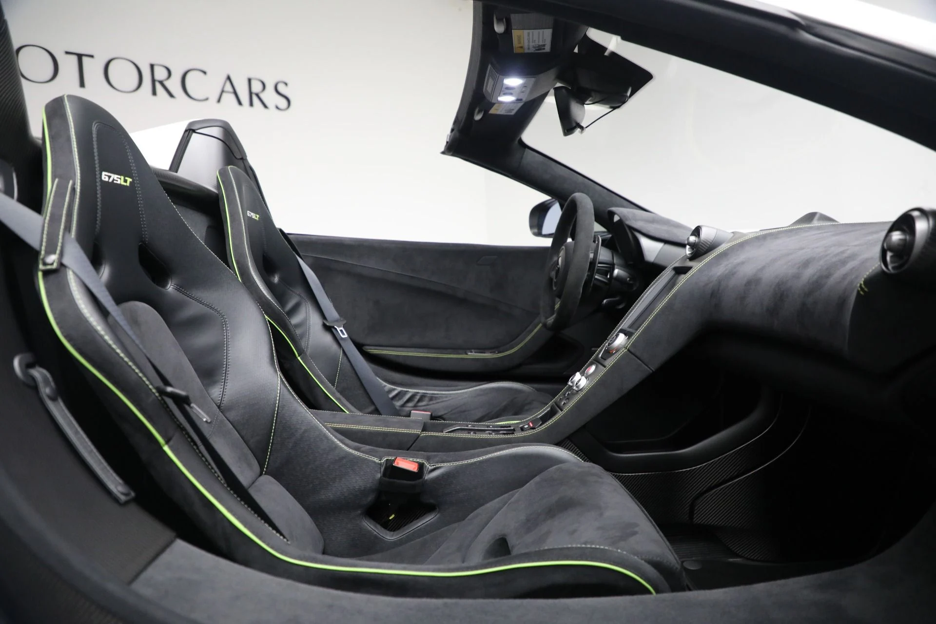 mph030_2367319183_Used_2016_Mc_Laren_675_LT_Spider_ee93d086c3