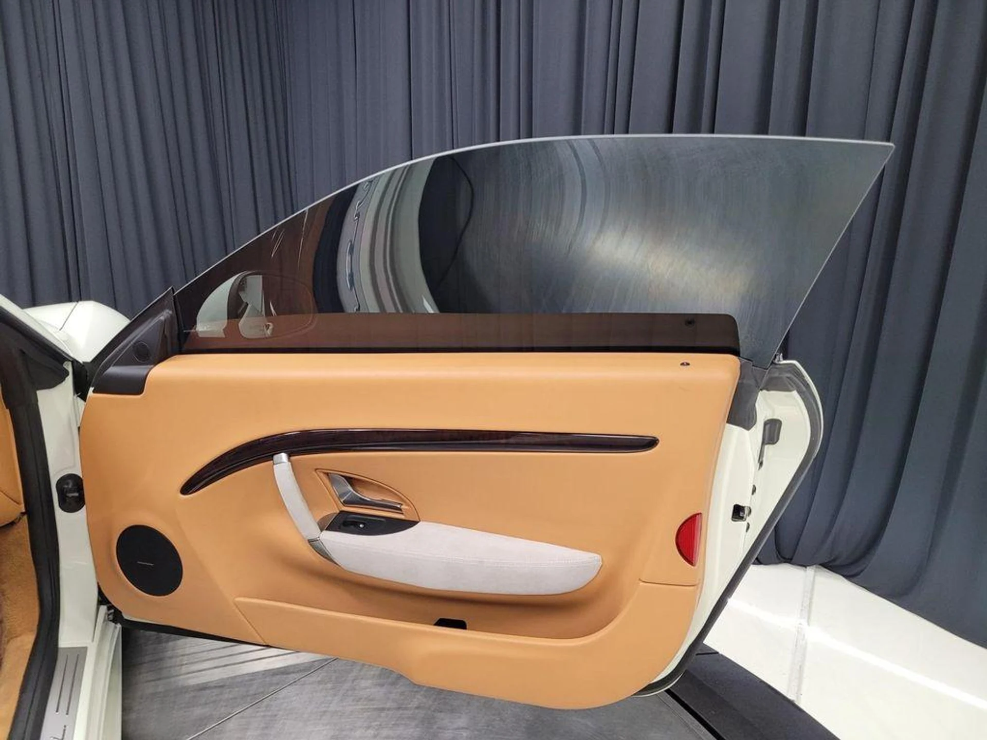 mph030_2370889376_jh2oxkyp_OQ_Dw_IHFN_7_A_Jd97l4_Si8_0ca2659103