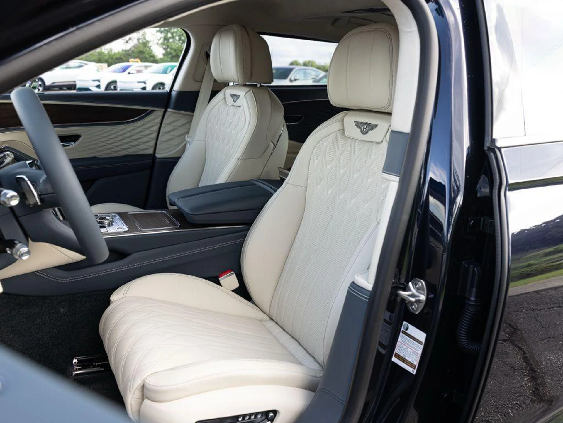 mph030_2376810140_515382885_69f36042087c98a25cbbb462_6223d40950