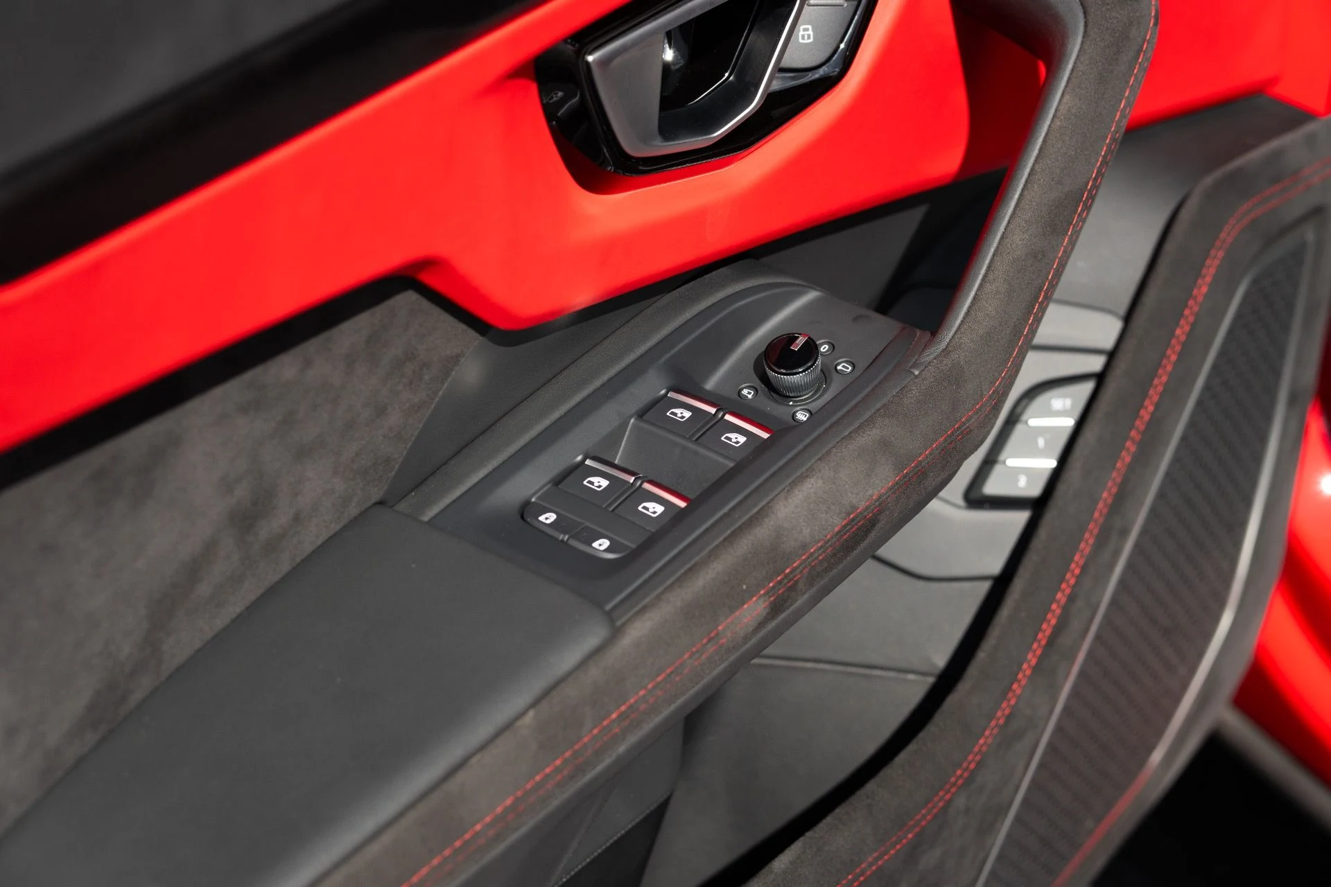 mph030_2378123069_Used_2023_Lamborghini_Urus_S_1771018679_6318be1442