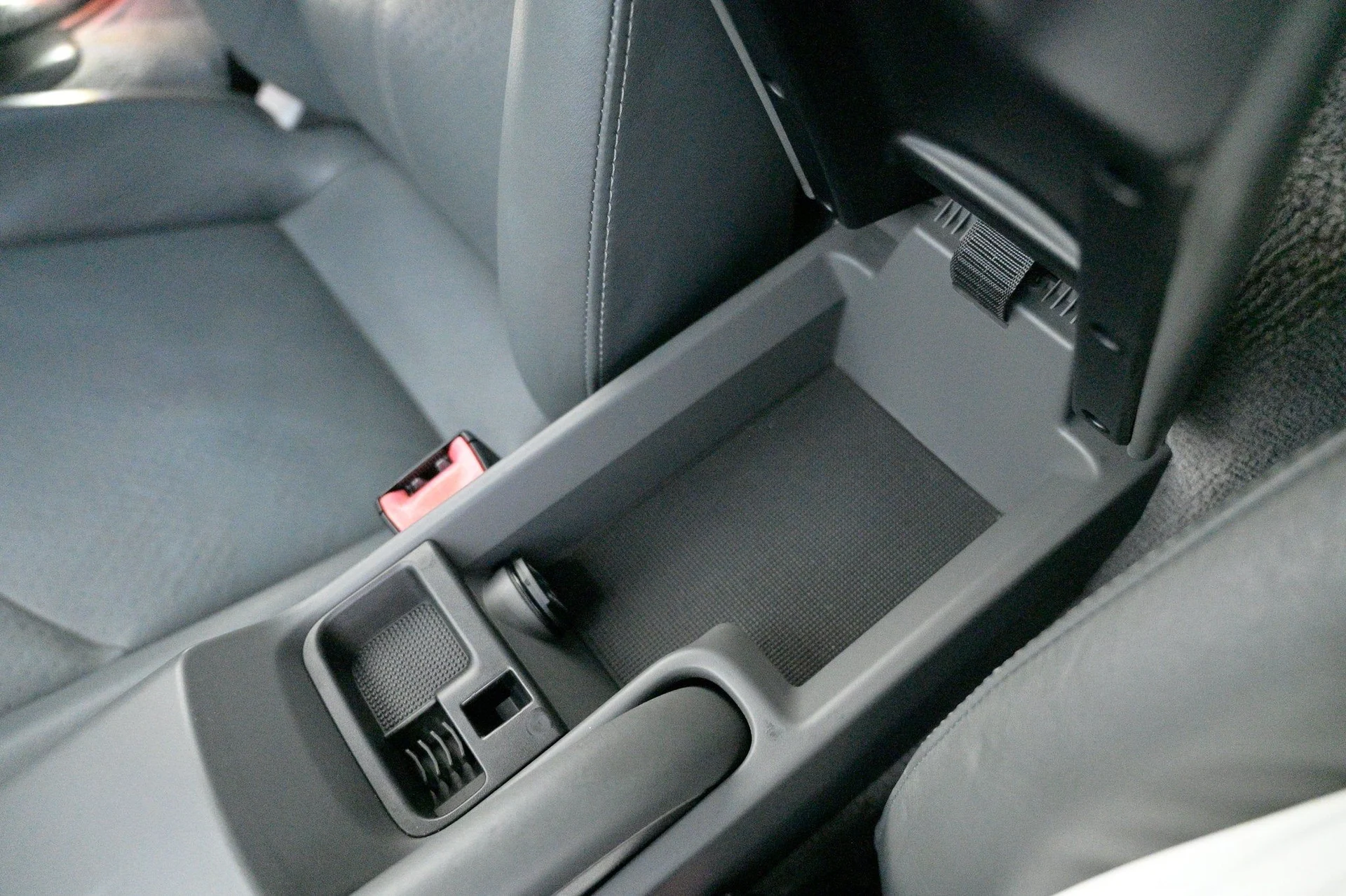 mph030_2378239350_6c79b10c048446c9b9ecc857f58fee5d_7b4116cfc4