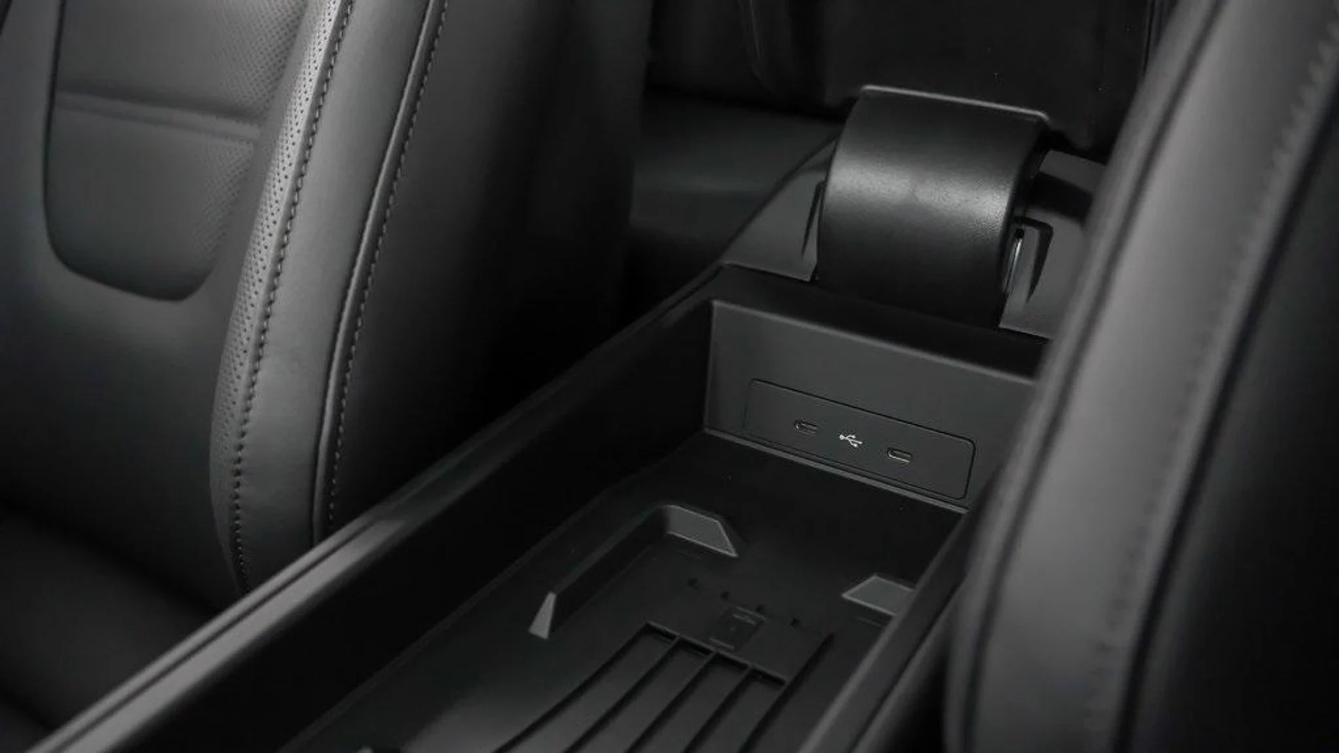 mph030_2381683894_x_TY_7iu_JTAJP_Ya5_Kf_WN_4md_Ez_Q94c_a7b58d7841