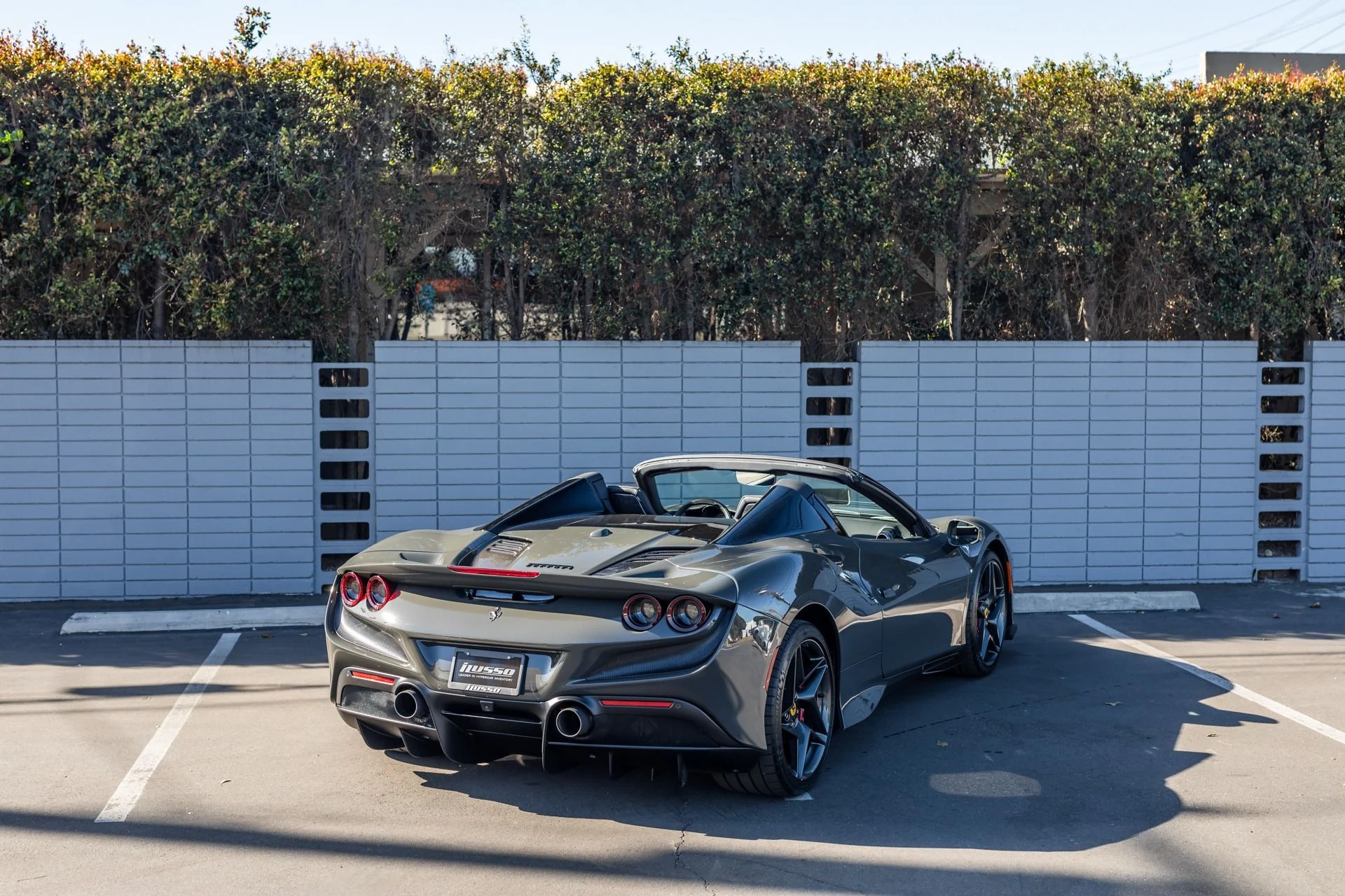 mph030_2386159567_Used_2023_Ferrari_F8_Spider_1736988448_d0cf954565