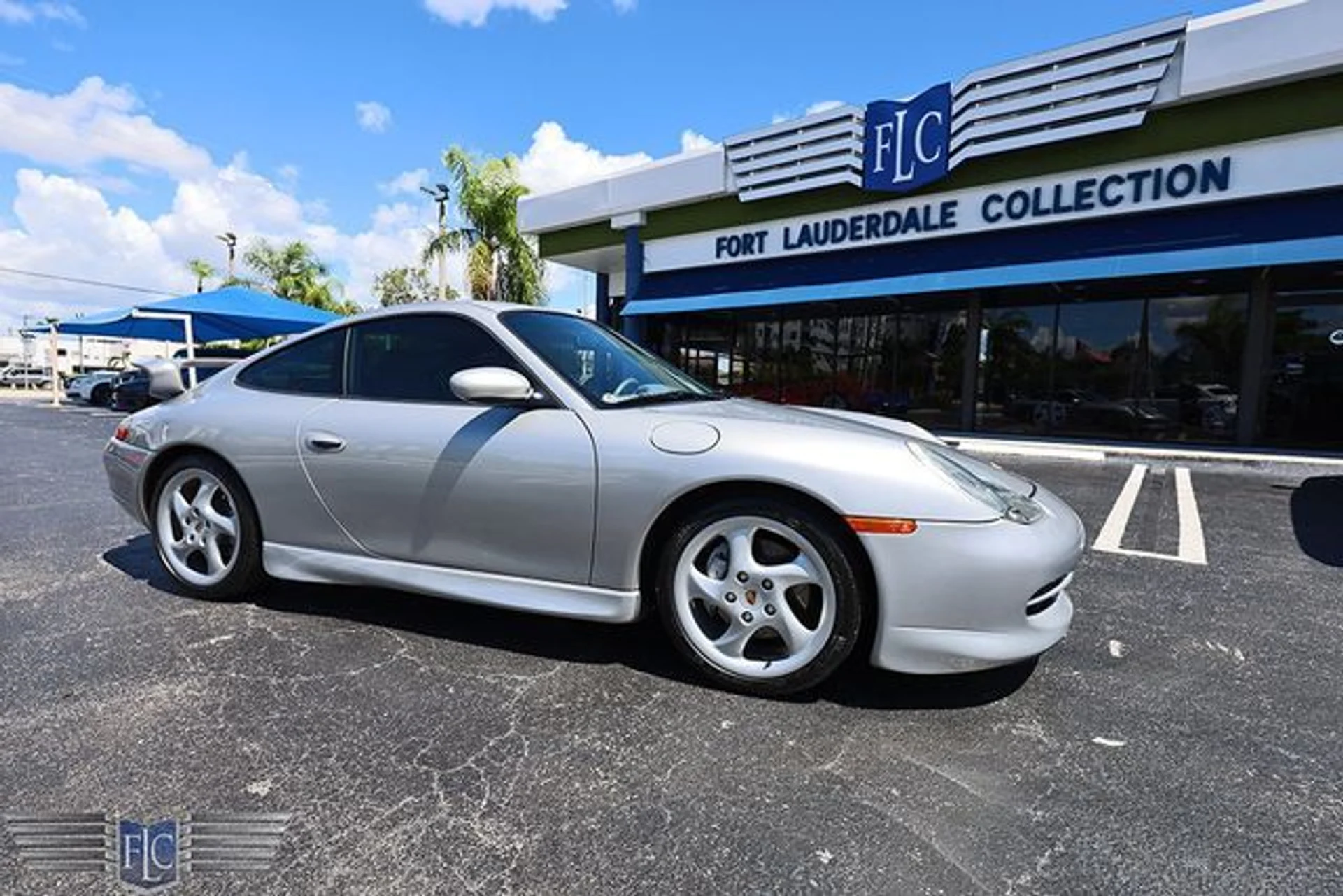 mph030_2391184067_used_2000_porsche_911_carrera_2drcarrera4coupewtiptronic_6305_23086843_35_640_8f31e9ded2