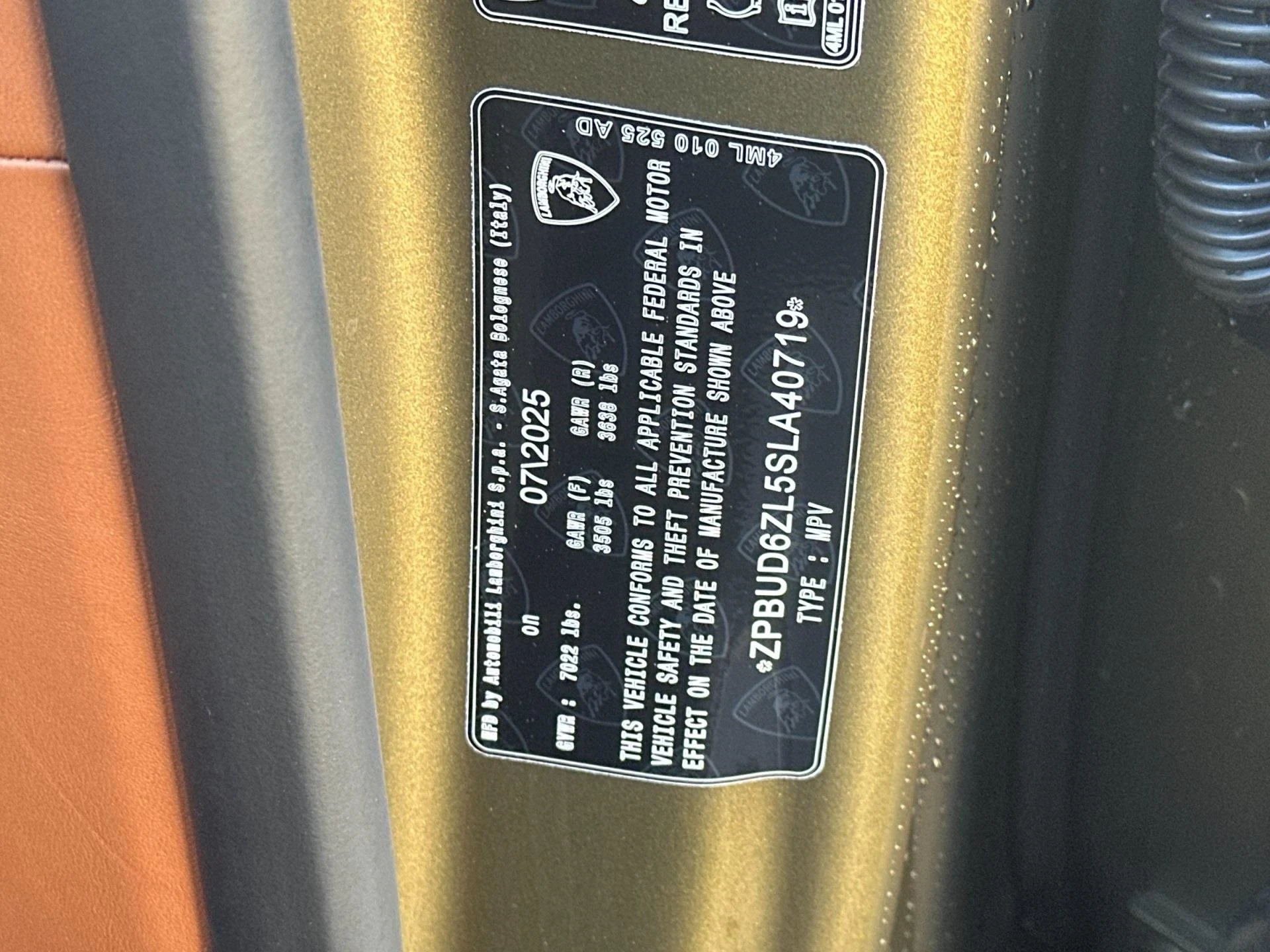 mph030_2392194090_New_2025_Lamborghini_Urus_SE_1765357694_3e9d0e782e