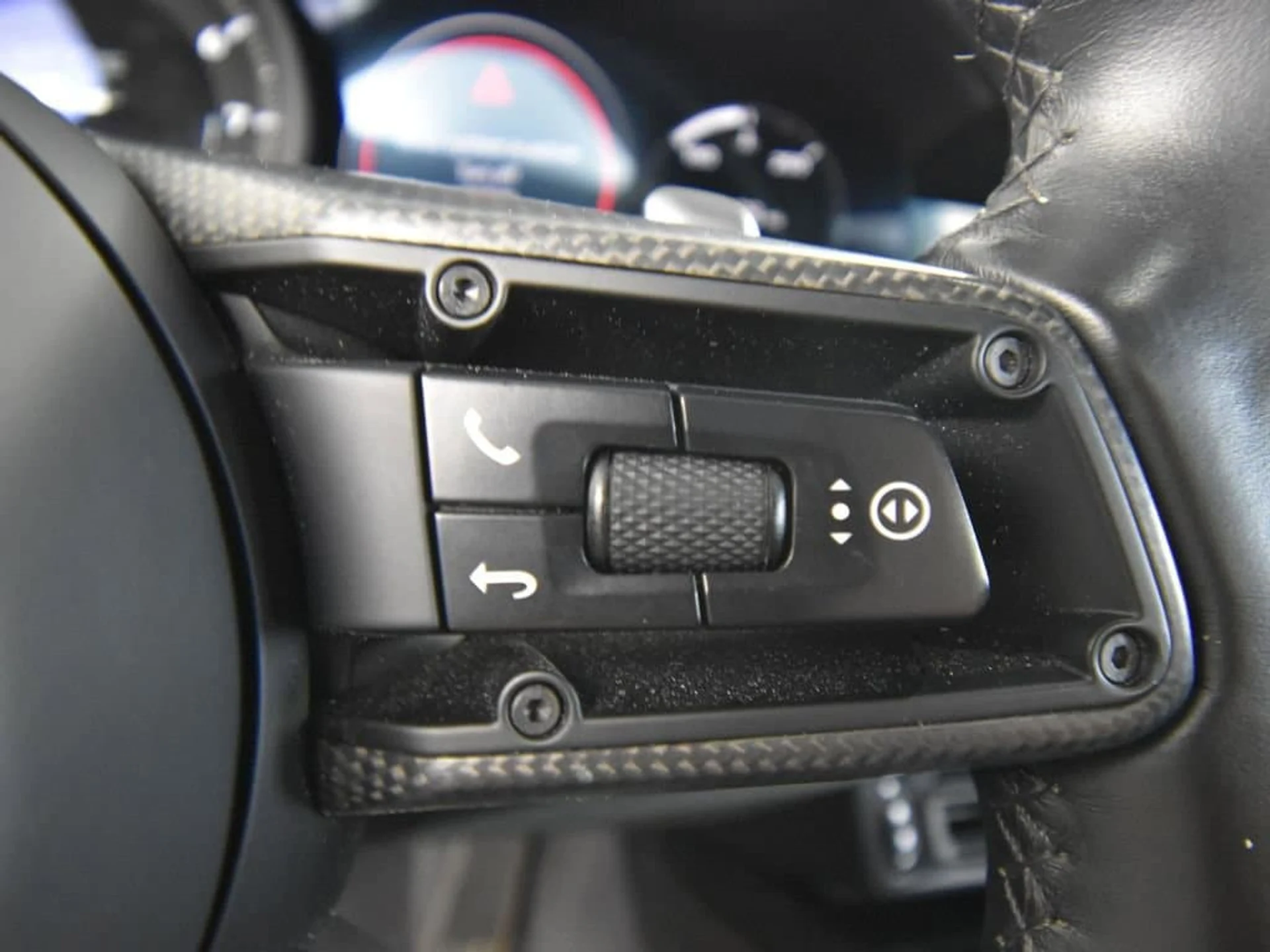 mph030_2400502039_774e6561016f71c73fb095829091a9b7x_d7da7448df