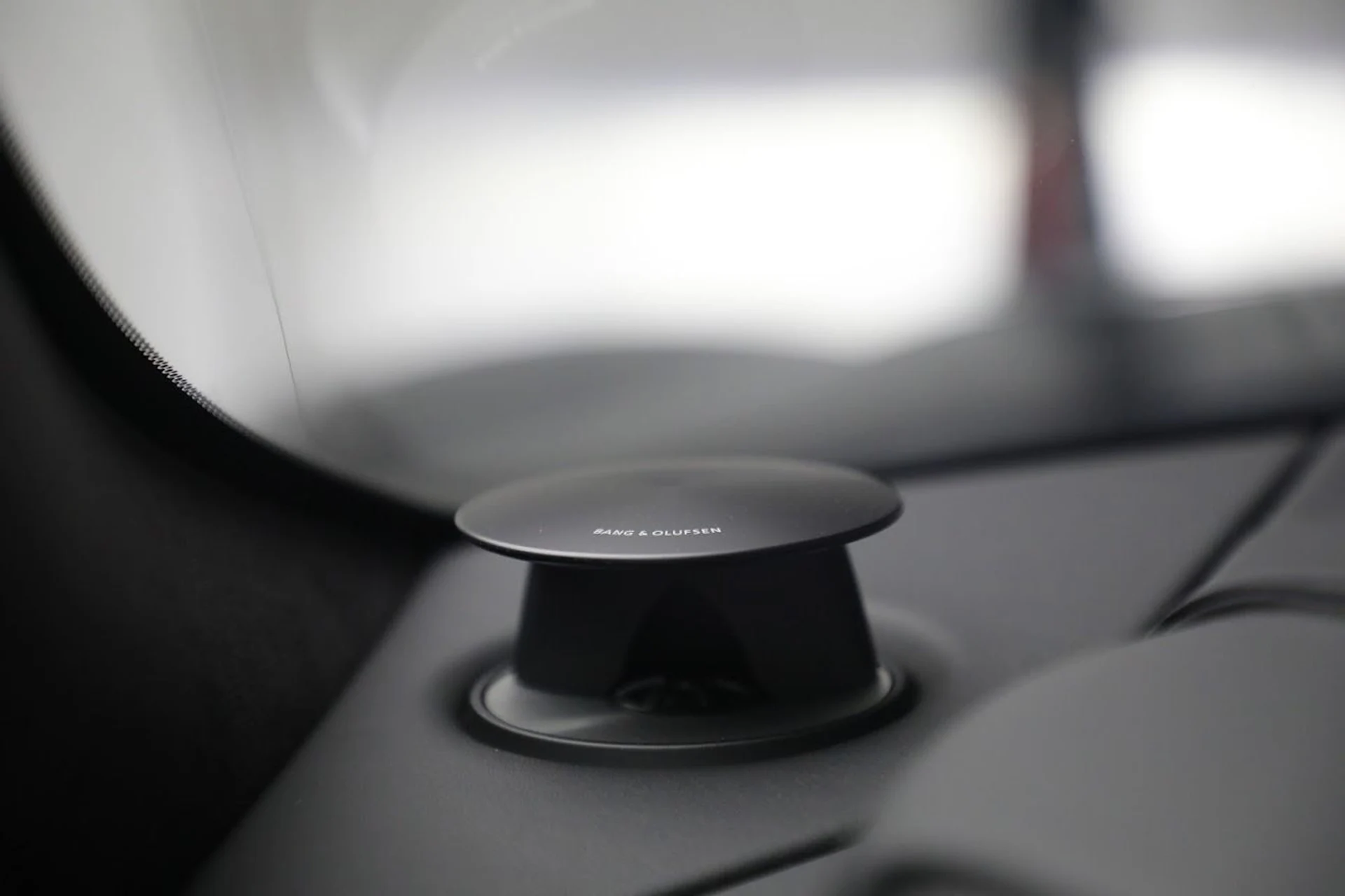 mph030_2402229550_Used_2019_Aston_Martin_DBS_Superleggera_1688394544_53137aaa7b