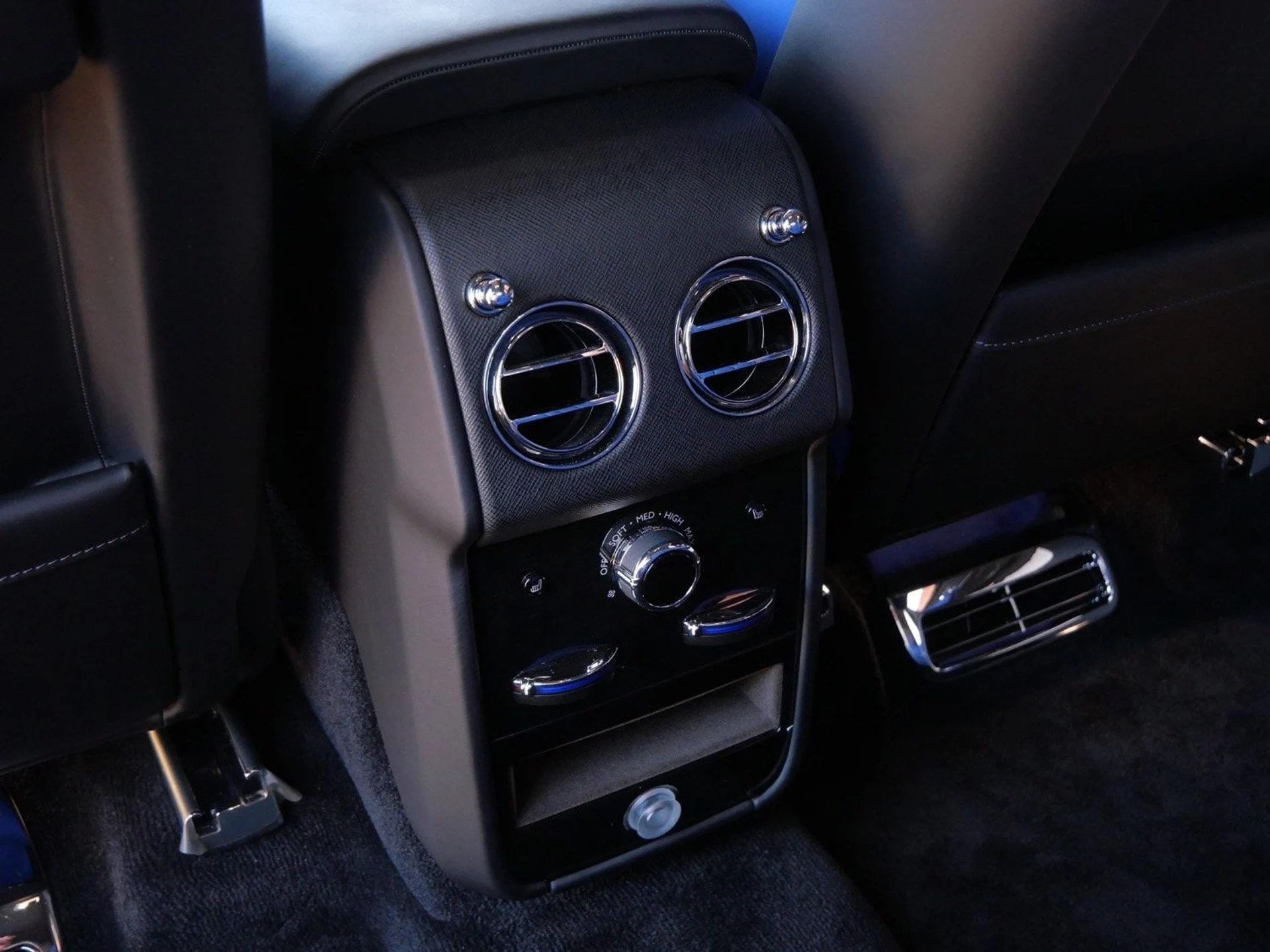 mph030_2407950242_6855947d60bfd0a23c79e733277b01adx_df0ab5a449