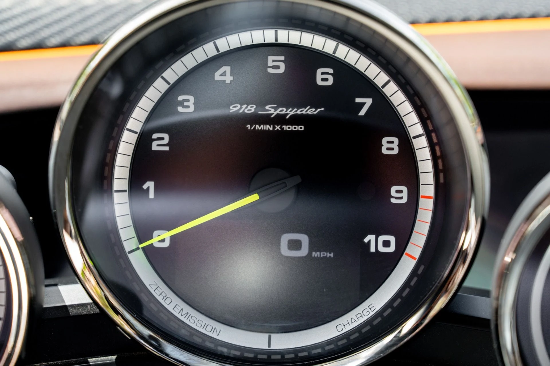 mph030_2409359551_Used_2015_Porsche_918_Spyder_1782406244_7c035d424c