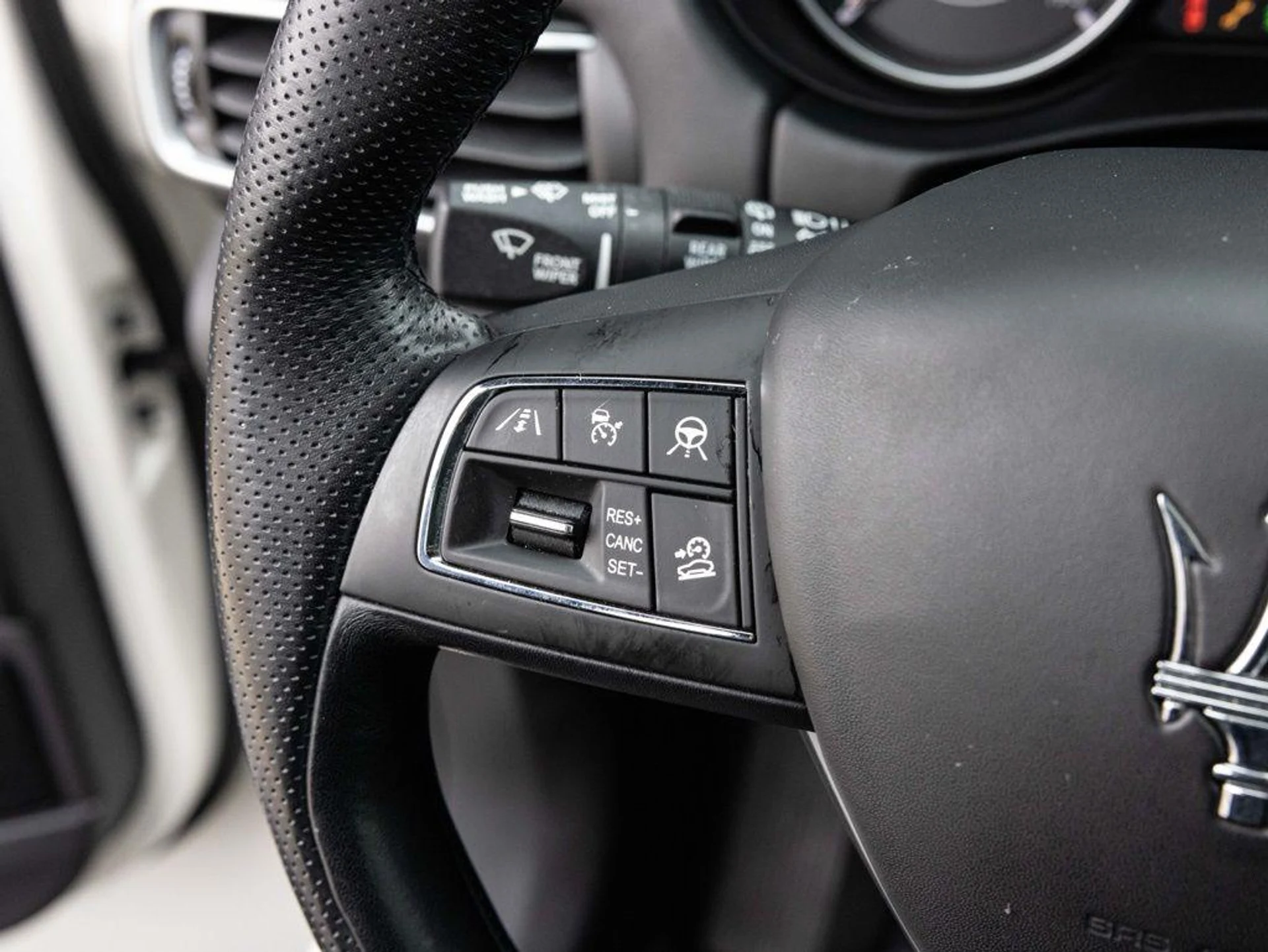 mph030_2414296940_490082366_697e1d89241a57c3178fffca_ea65dcf28e