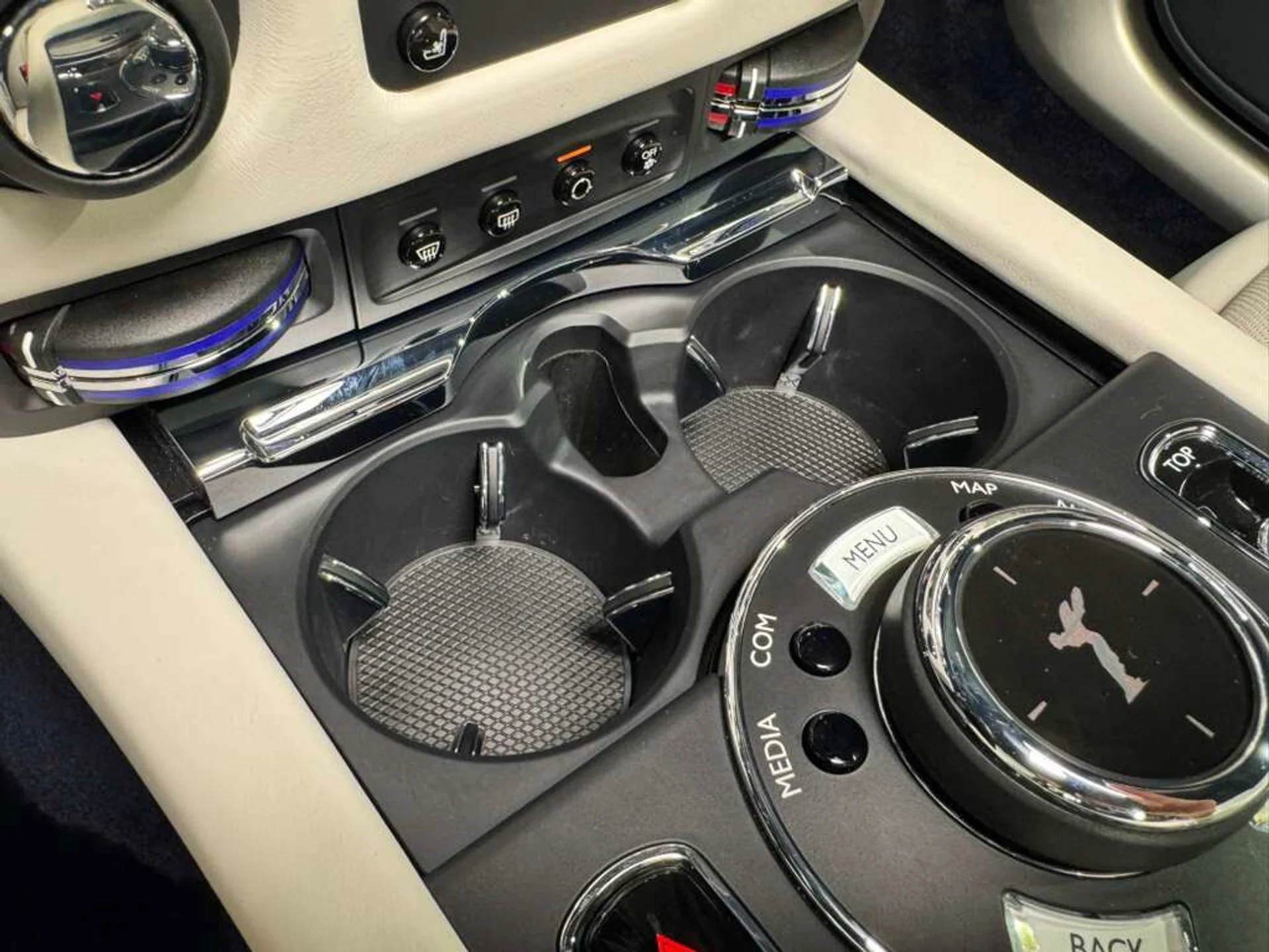 mph030_2415290332_10a81bf9833843c78c96e472a2cd6300_78f92e6c35