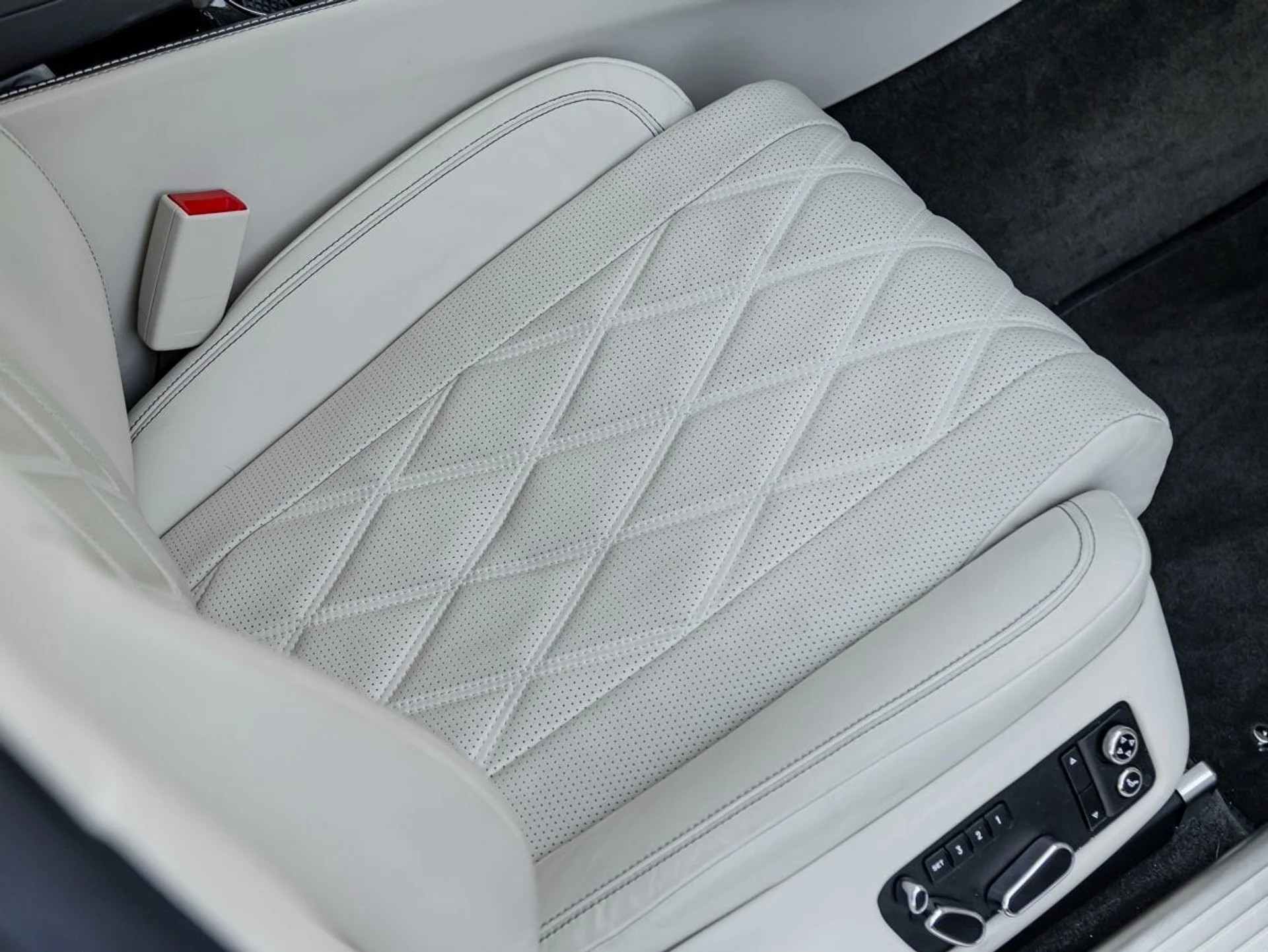 mph030_2415923092_31_74b61f3d13