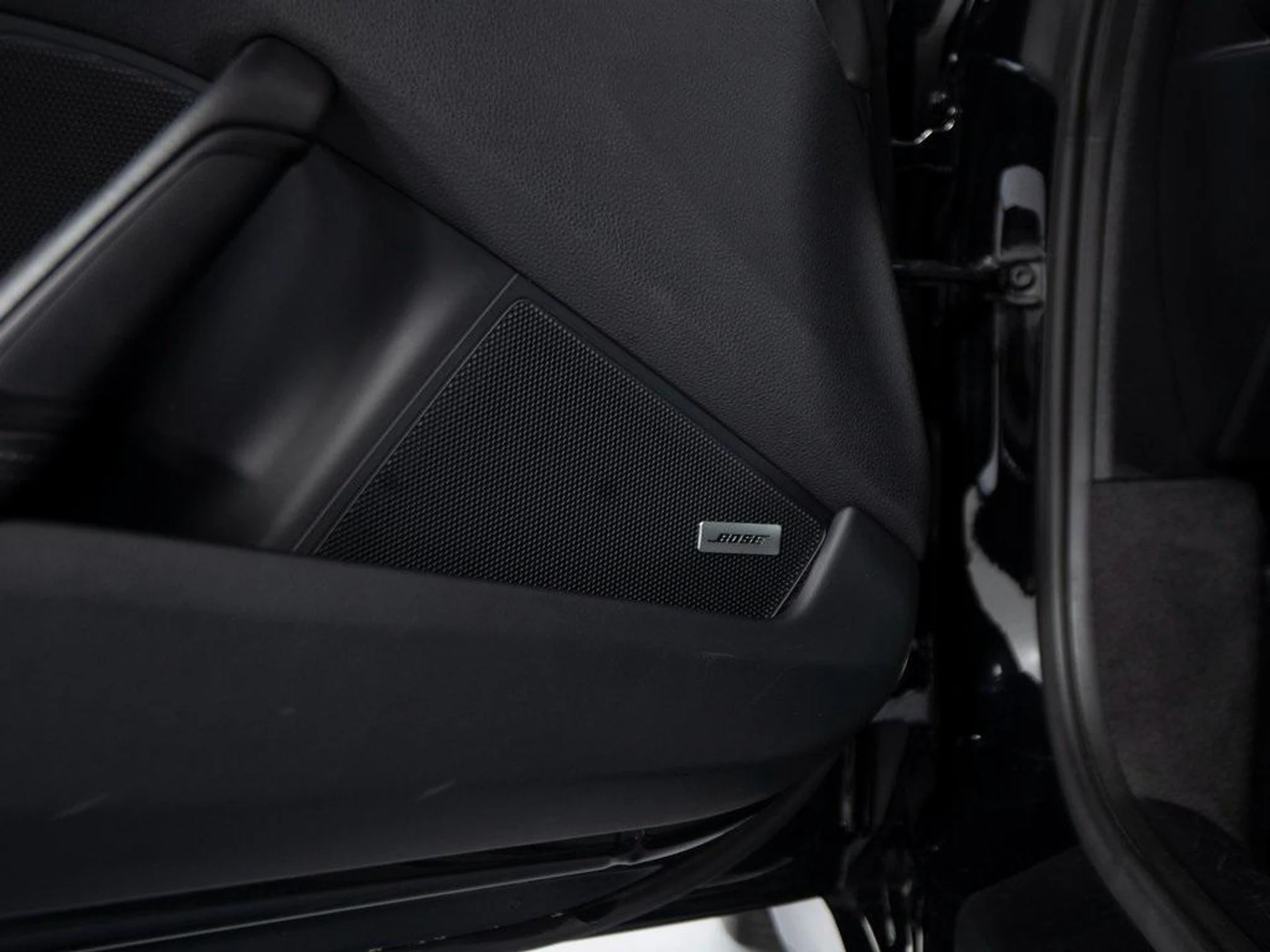 mph030_2416125594_R_Tnaf_Btg16_L_Xsr_Lcu_NH_Lk_Z_Cbmc_I_60bed4945c