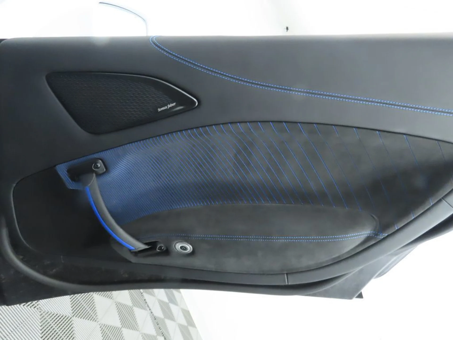 mph030_2417842864_used_2023_maserati_mc20_cieloconvertible_8119_22982884_31_1024_0a577cdbcb