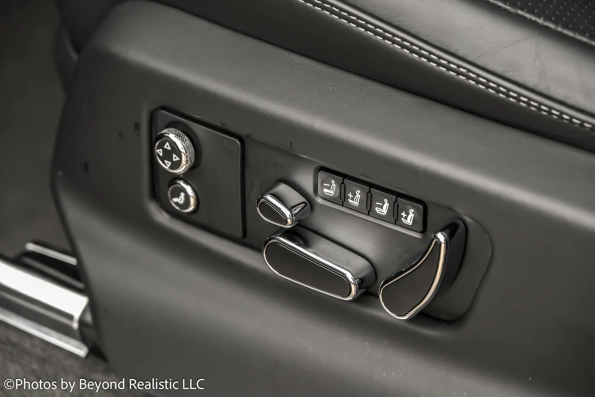 mph030_2419228130_Used_2024_Bentley_Bentayga_Hybrid_1759997562_4835f6a4cb