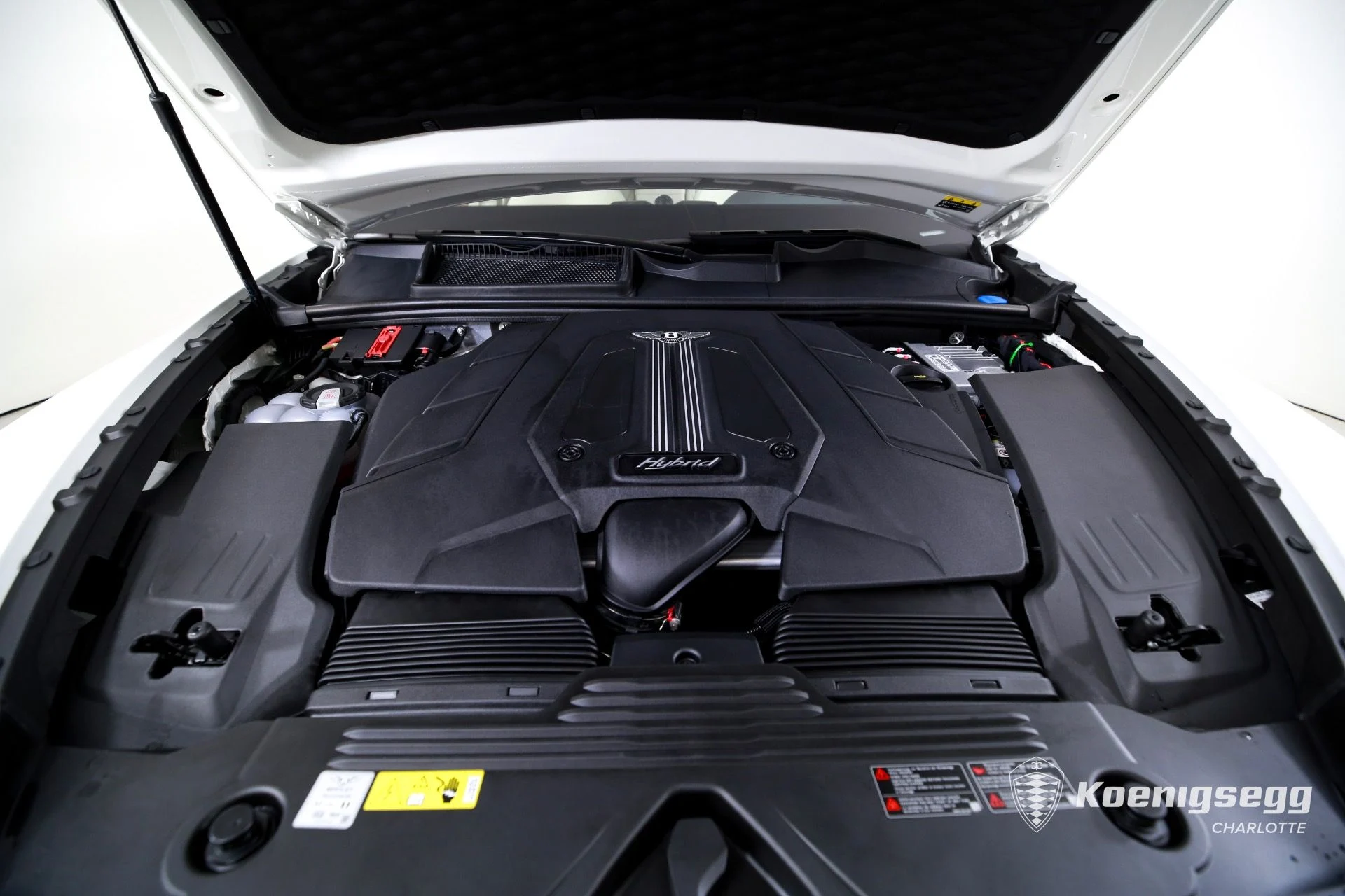 mph030_2424312811_Used_2023_Bentley_Bentayga_Hybrid_1760985662_37cc6511bb