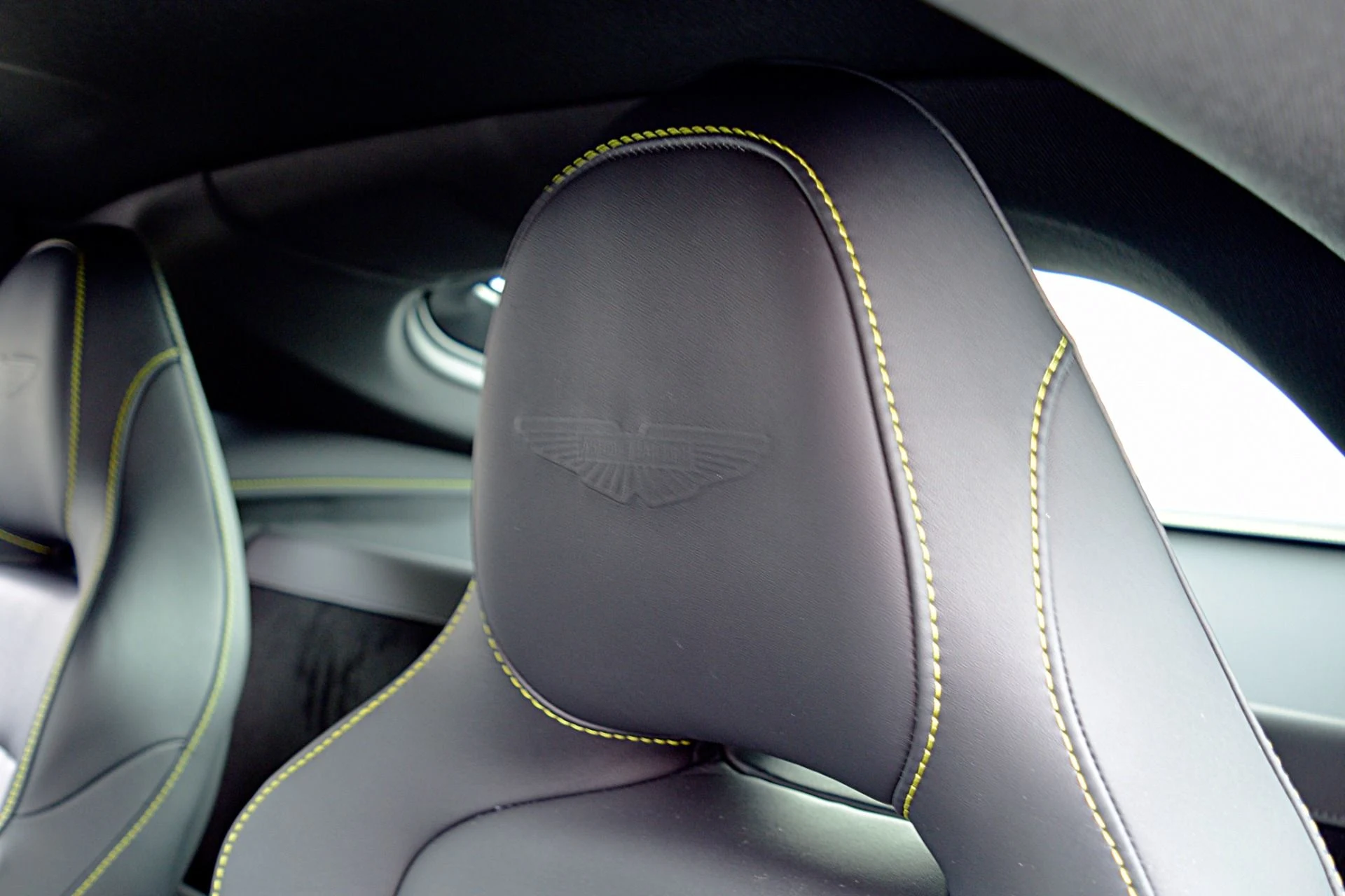 mph030_2425141903_New_2026_Aston_Martin_Vantage_Coupe_fb2660c07f