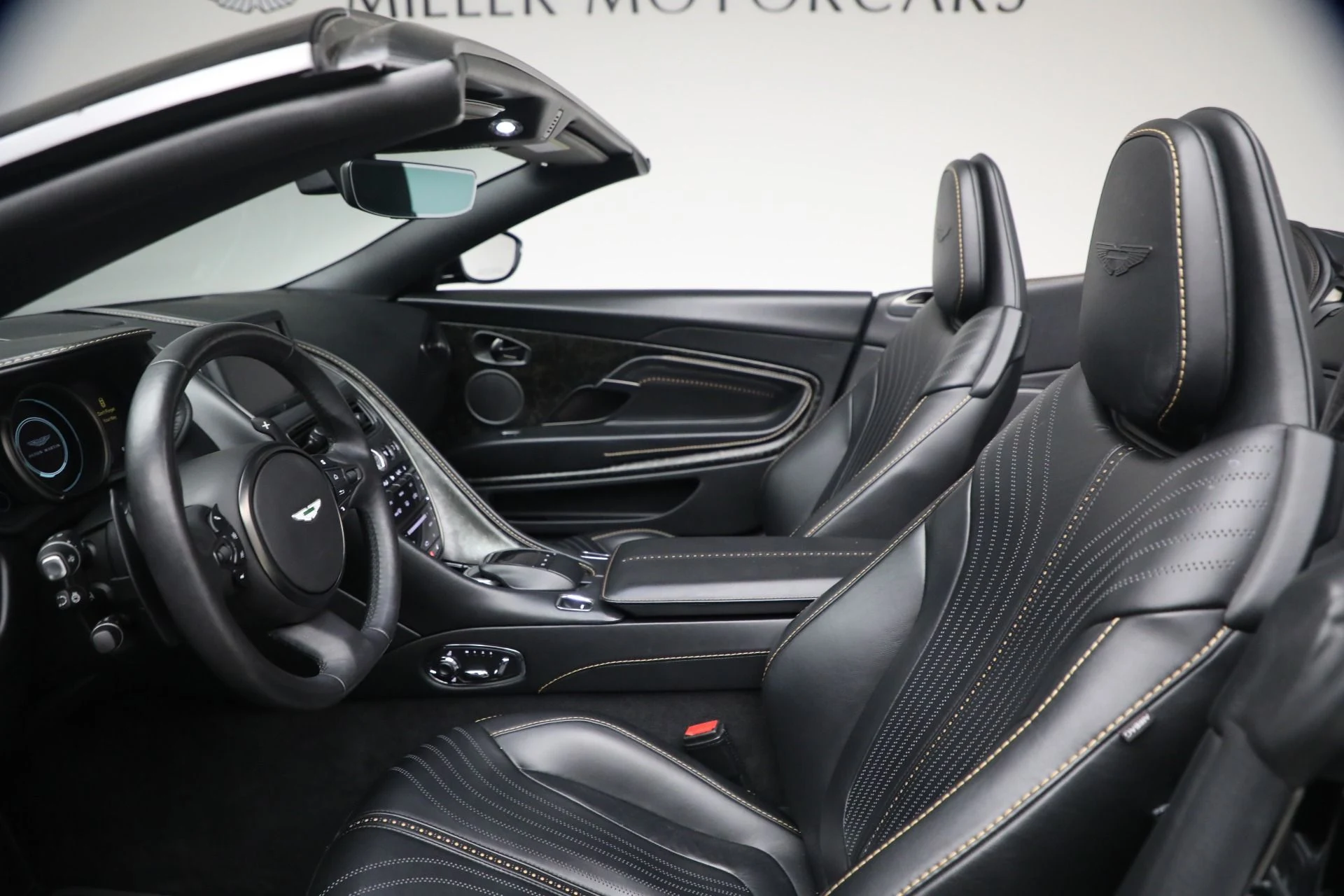 mph030_2427022242_Used_2020_Aston_Martin_DB_11_Volante_1768664310_b3b034c848