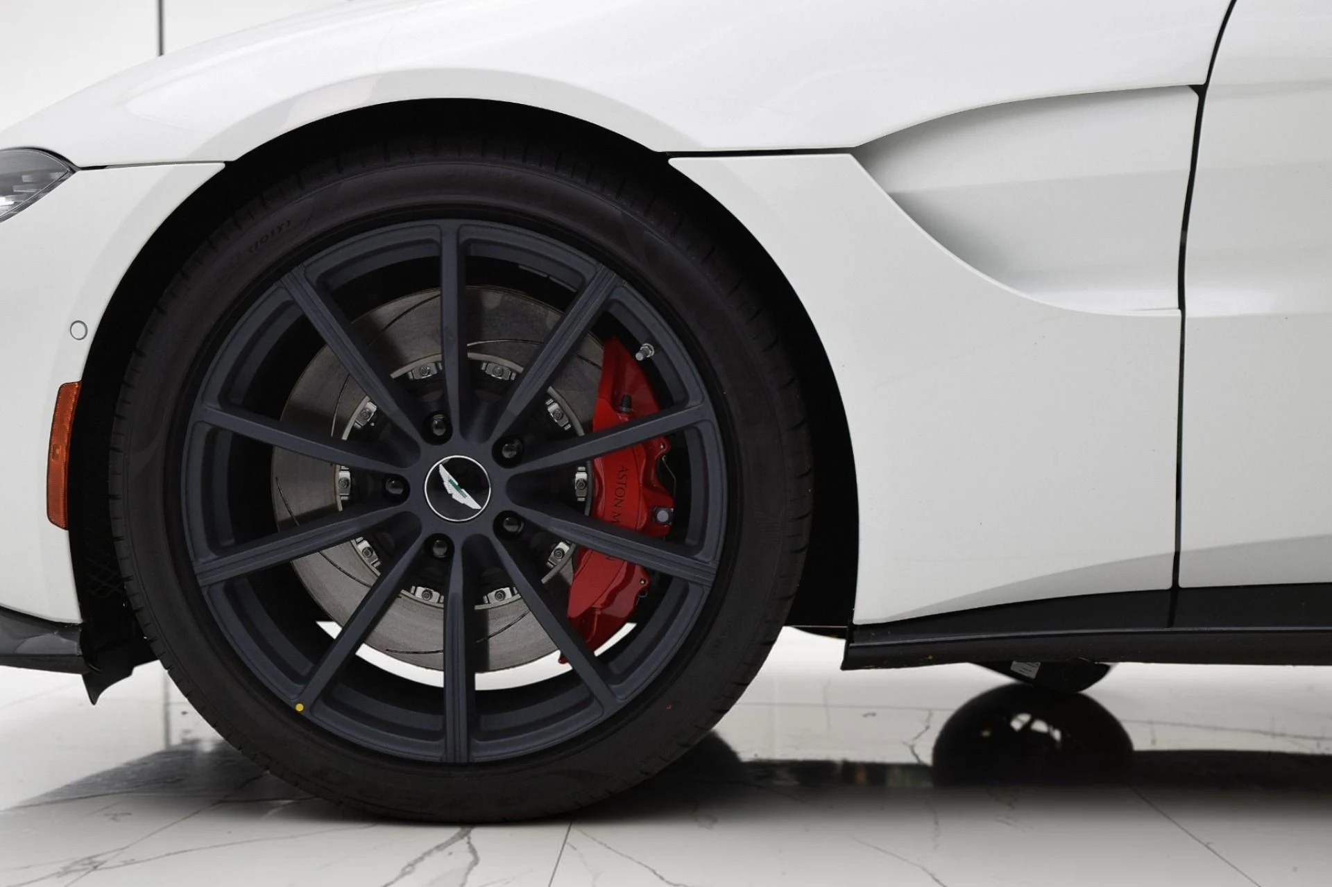 mph030_243068856_Used_2020_Aston_Martin_Vantage_Coupe_9e96527366