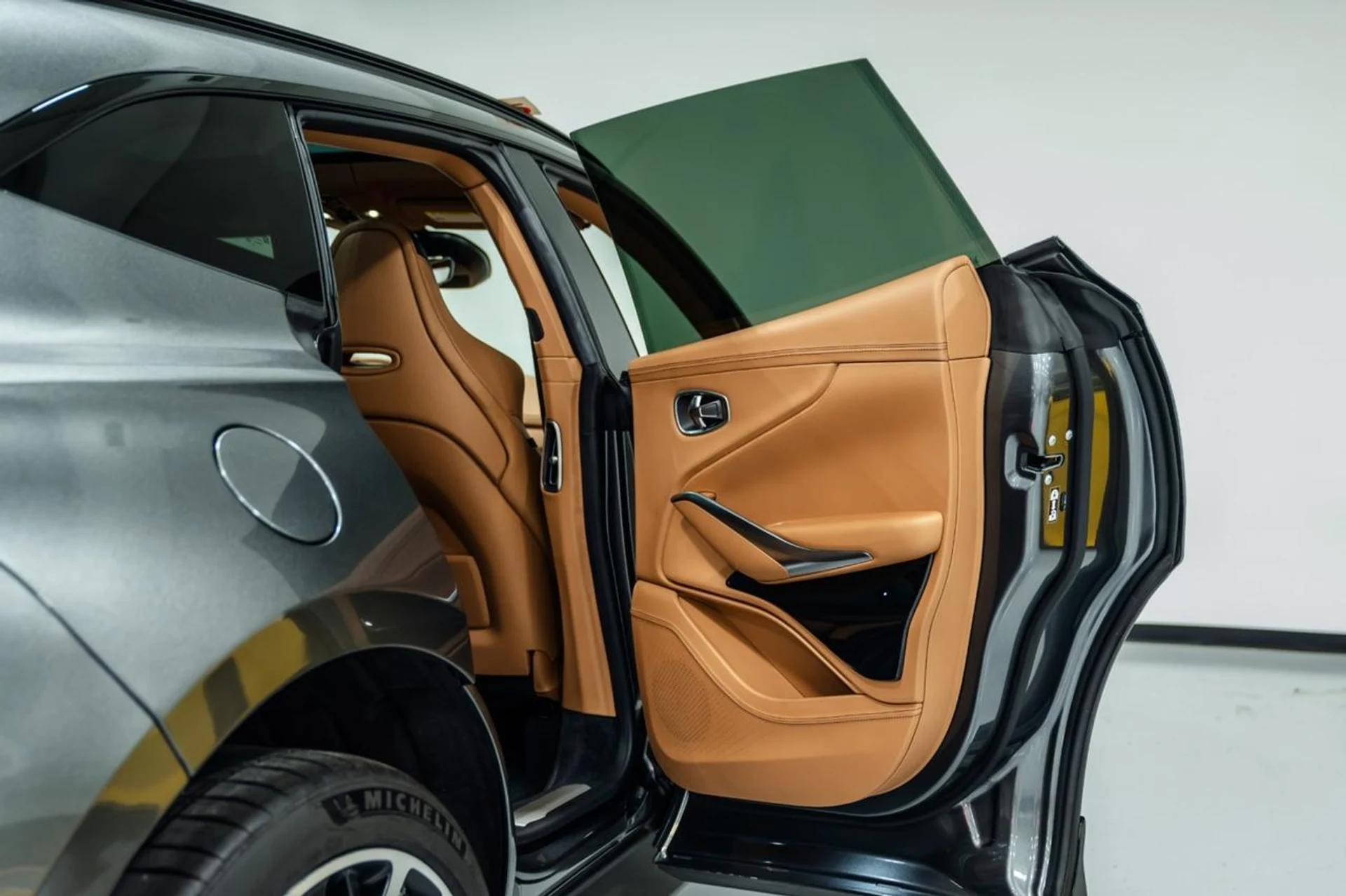 mph030_2433365853_111bc2e2000ac78ea6c1a1c053a5ce63_873e9aa857