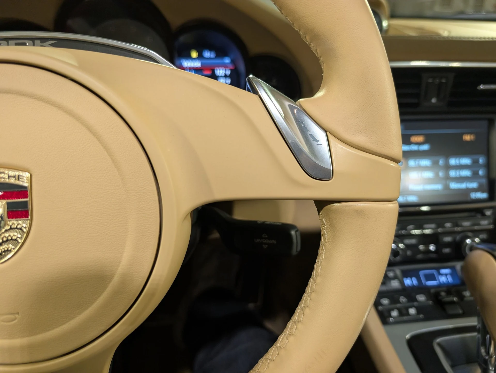 mph030_2437500075_04a425d9d4b2b68578284493213c7c34x_a4a6d43117