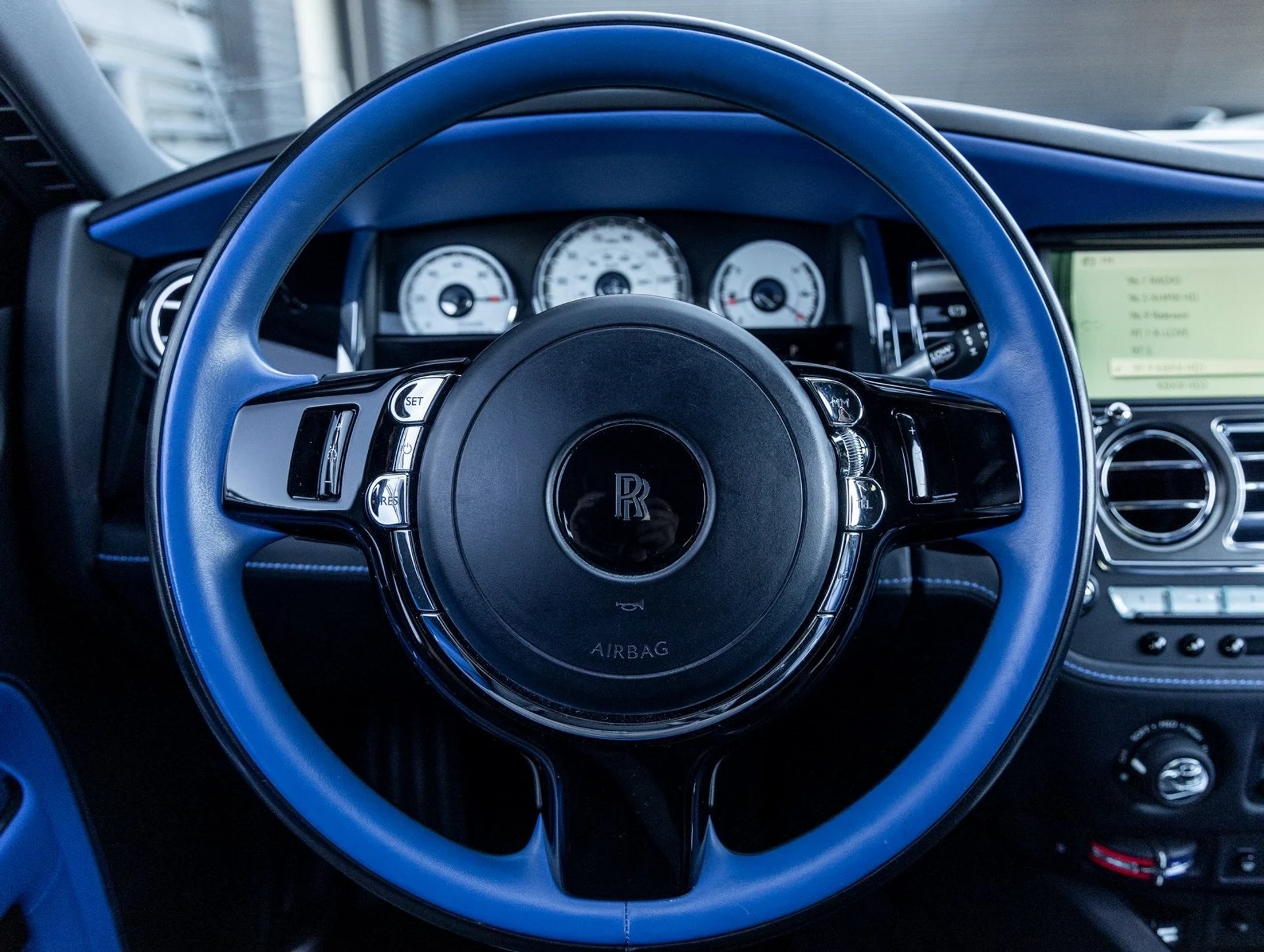 mph030_2439675096_31_200e25544b